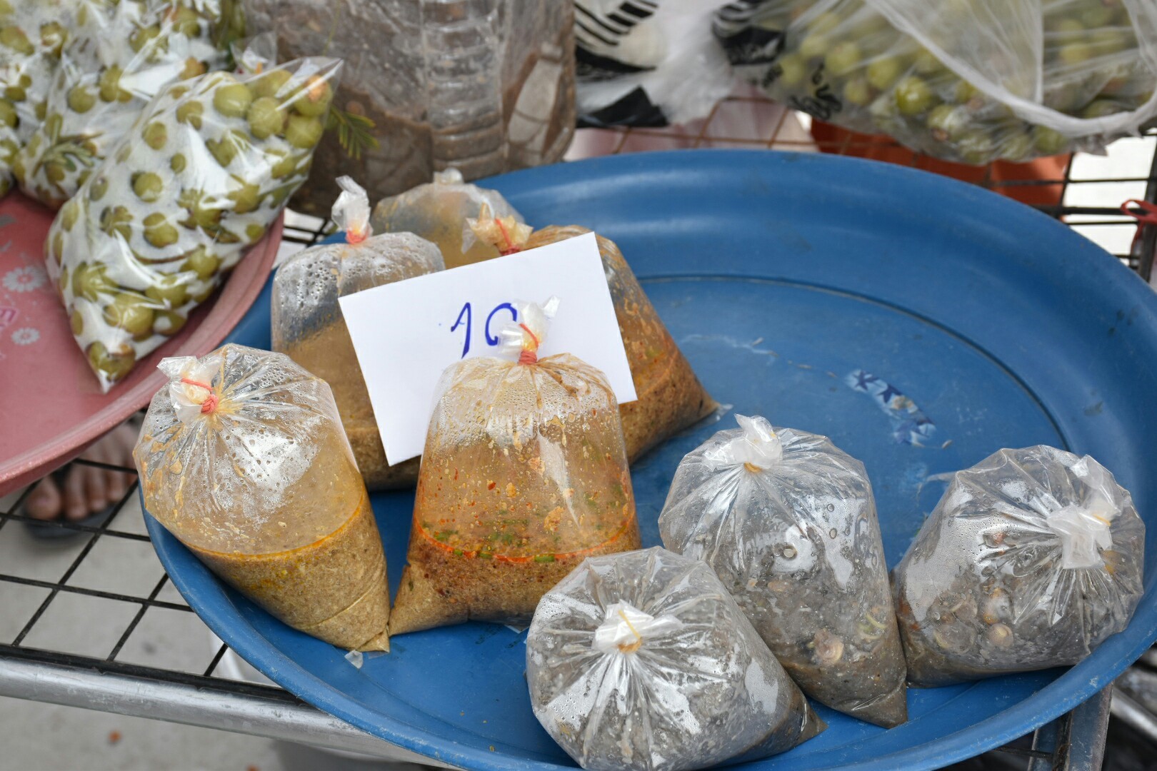 5 ธันวาคม 2560 กิจกรรม Kick Off ตลาดประชารัฐคนไทยยิ้มได้ จังหวัดมหาสารคาม ณ บริเวณตลาดประชารัฐคนไทยยิ้มได้ หน้าที่ว่าการอำเภอบรบือ จังหวัดมหาสารคาม