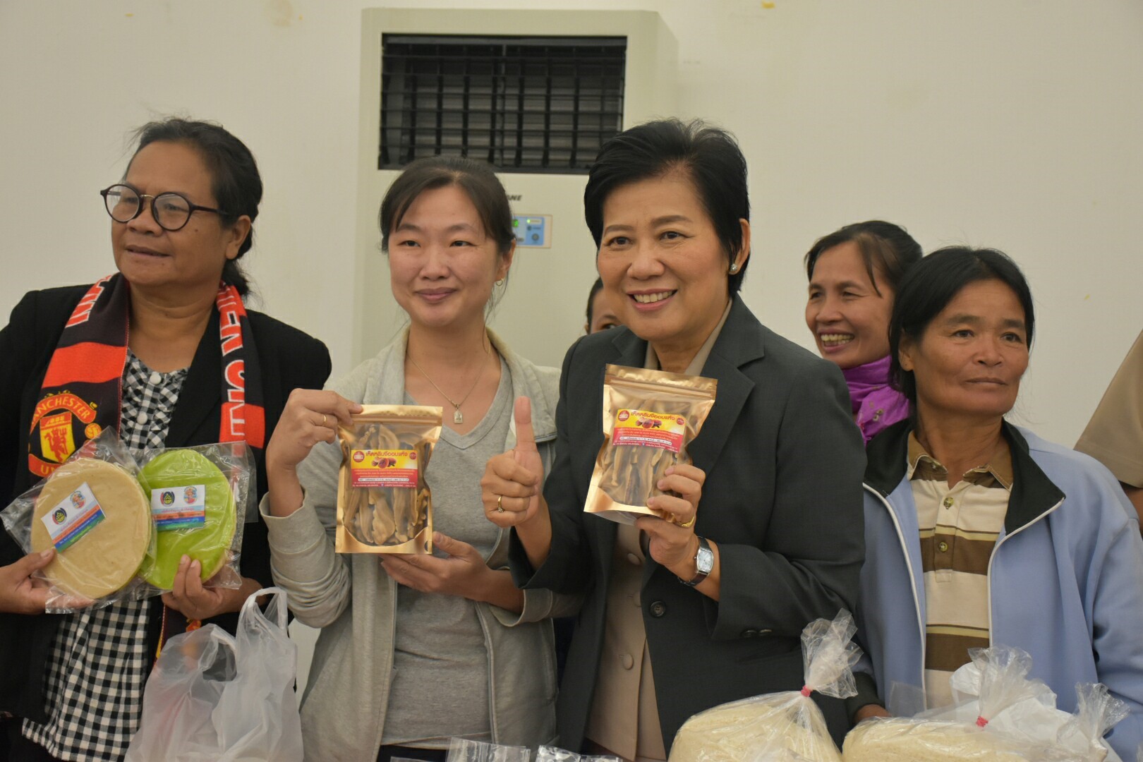 25 ธันวาคม 2560 “โครงการเพิ่มประสิทธิภาพด้านการบริหารจัดการกลุ่มอาชีพแก่คณะกรรมการเครือข่ายอาชีพสมาชิกกองทุนพัฒนาบทบาทสตรี”