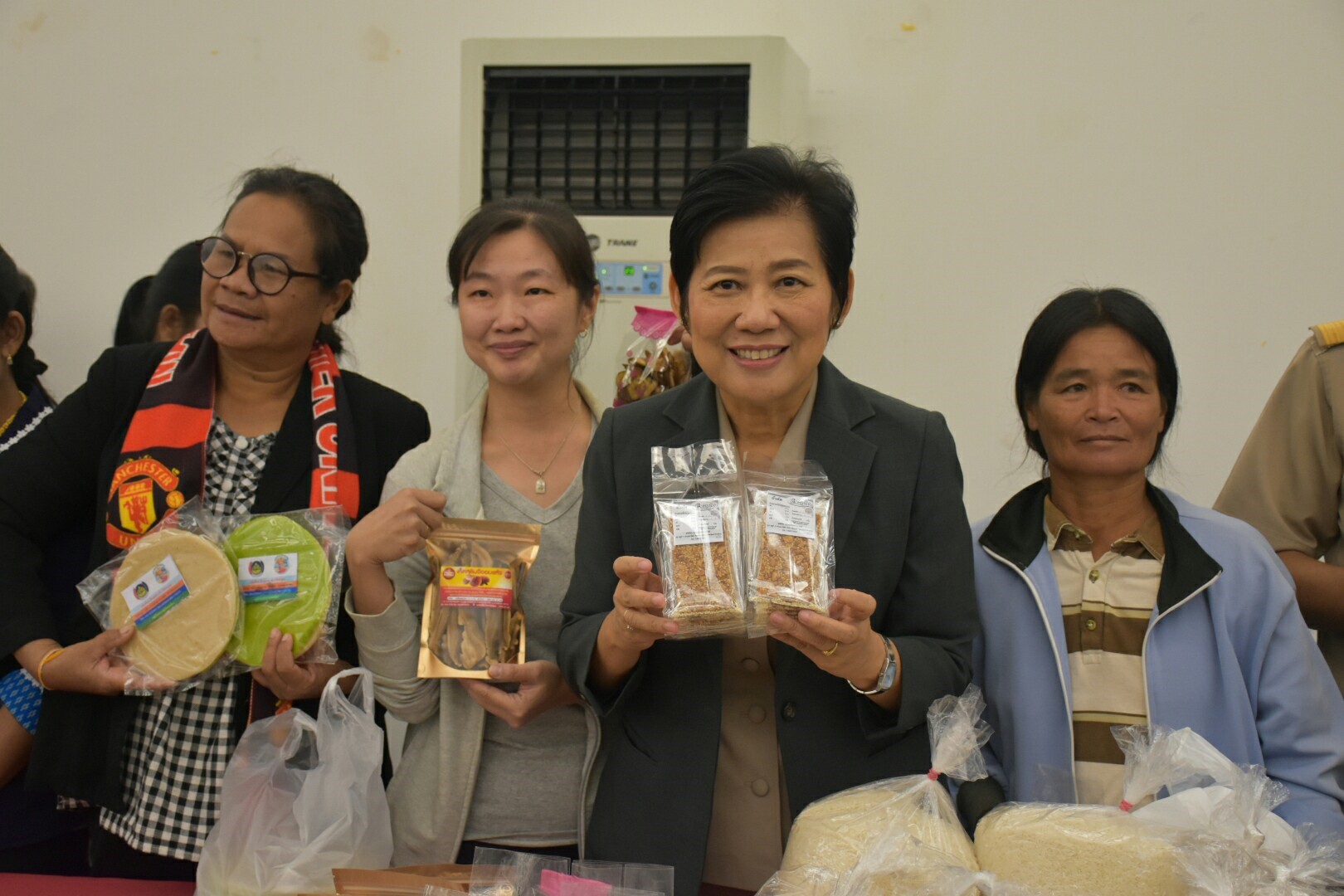 25 ธันวาคม 2560 “โครงการเพิ่มประสิทธิภาพด้านการบริหารจัดการกลุ่มอาชีพแก่คณะกรรมการเครือข่ายอาชีพสมาชิกกองทุนพัฒนาบทบาทสตรี”