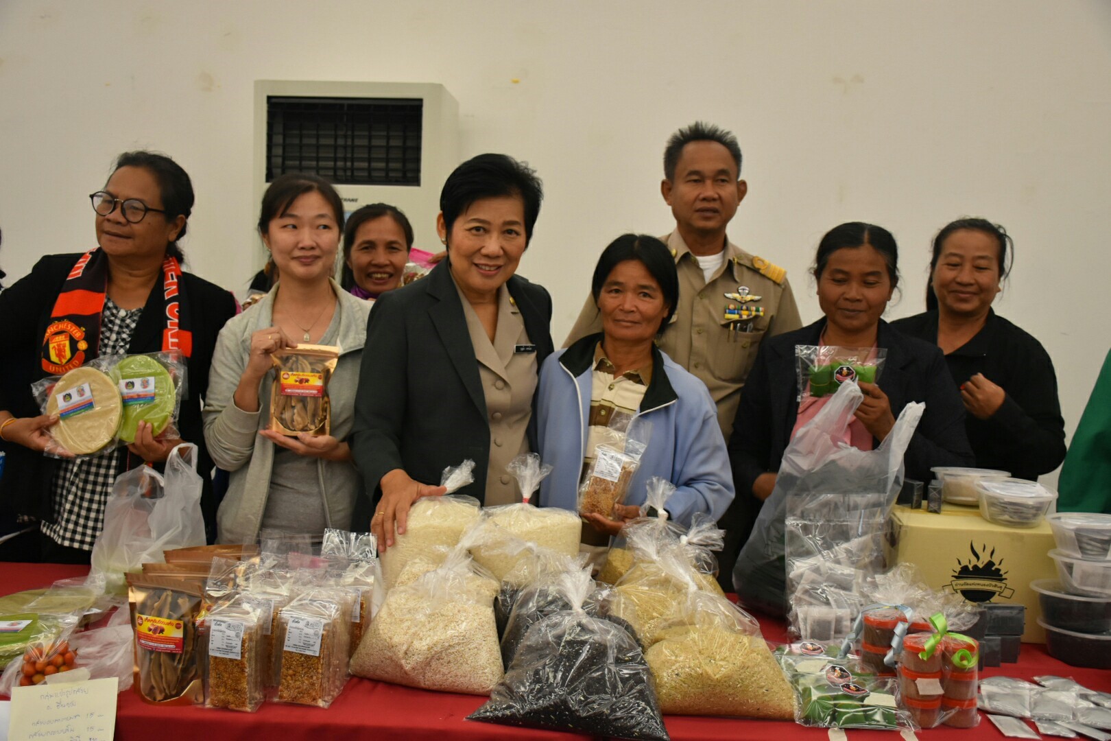 25 ธันวาคม 2560 “โครงการเพิ่มประสิทธิภาพด้านการบริหารจัดการกลุ่มอาชีพแก่คณะกรรมการเครือข่ายอาชีพสมาชิกกองทุนพัฒนาบทบาทสตรี”