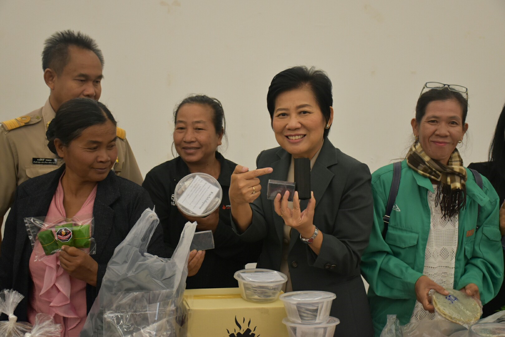 25 ธันวาคม 2560 “โครงการเพิ่มประสิทธิภาพด้านการบริหารจัดการกลุ่มอาชีพแก่คณะกรรมการเครือข่ายอาชีพสมาชิกกองทุนพัฒนาบทบาทสตรี”
