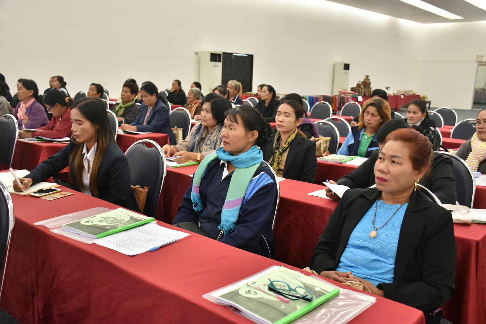 25 ธันวาคม 2560 “โครงการเพิ่มประสิทธิภาพด้านการบริหารจัดการกลุ่มอาชีพแก่คณะกรรมการเครือข่ายอาชีพสมาชิกกองทุนพัฒนาบทบาทสตรี”