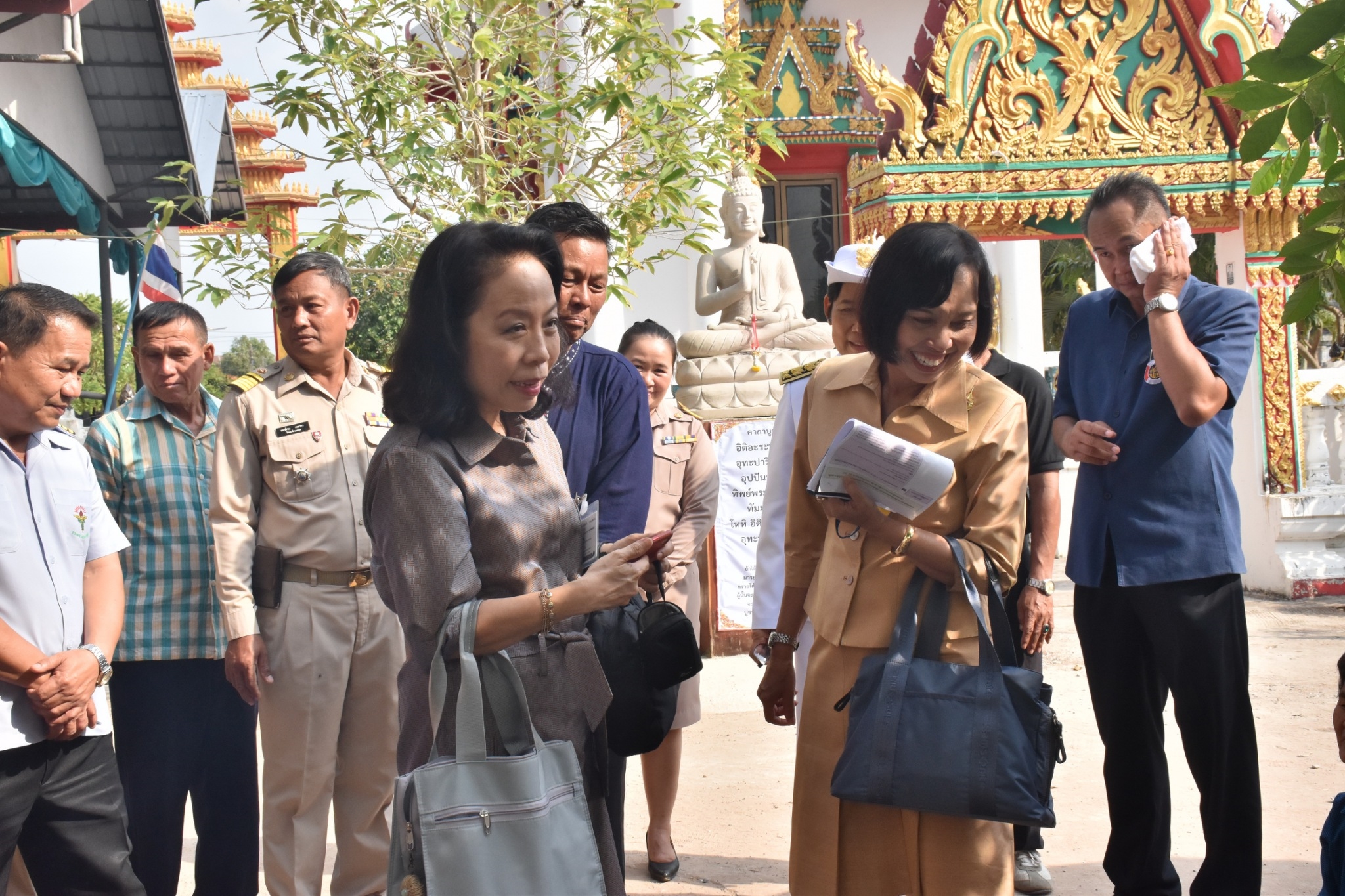 14 ธันวาคม 2560 สำนักงานพัฒนาชุมชนจังหวัดมหาสารคาม นำสิ้นค้าชุมชน สินค้า OTOP มาร่วมจำหน่าย ณ Outlet มหาวิทยาลัยมหาสารคาม