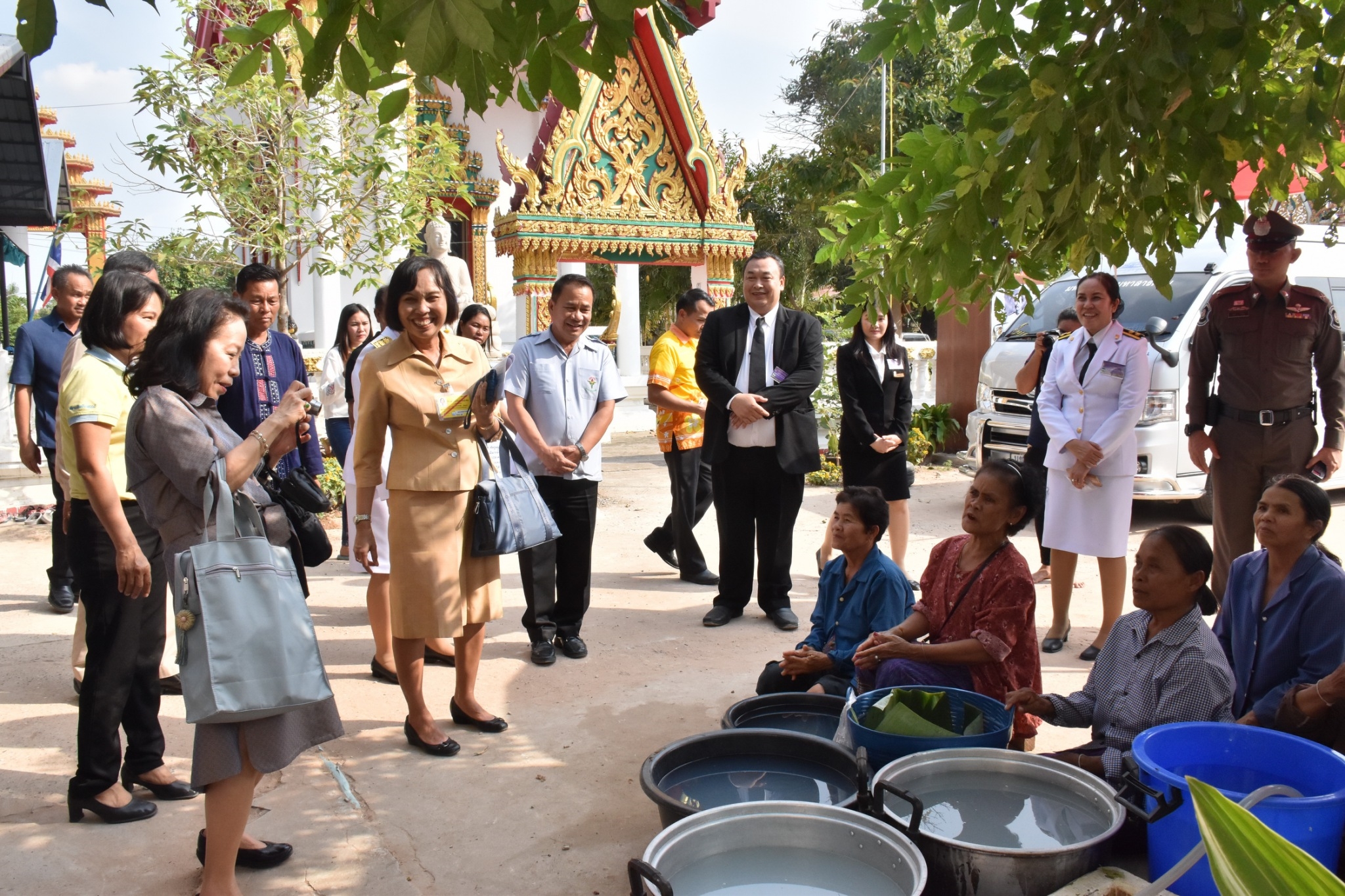 14 ธันวาคม 2560 สำนักงานพัฒนาชุมชนจังหวัดมหาสารคาม นำสิ้นค้าชุมชน สินค้า OTOP มาร่วมจำหน่าย ณ Outlet มหาวิทยาลัยมหาสารคาม