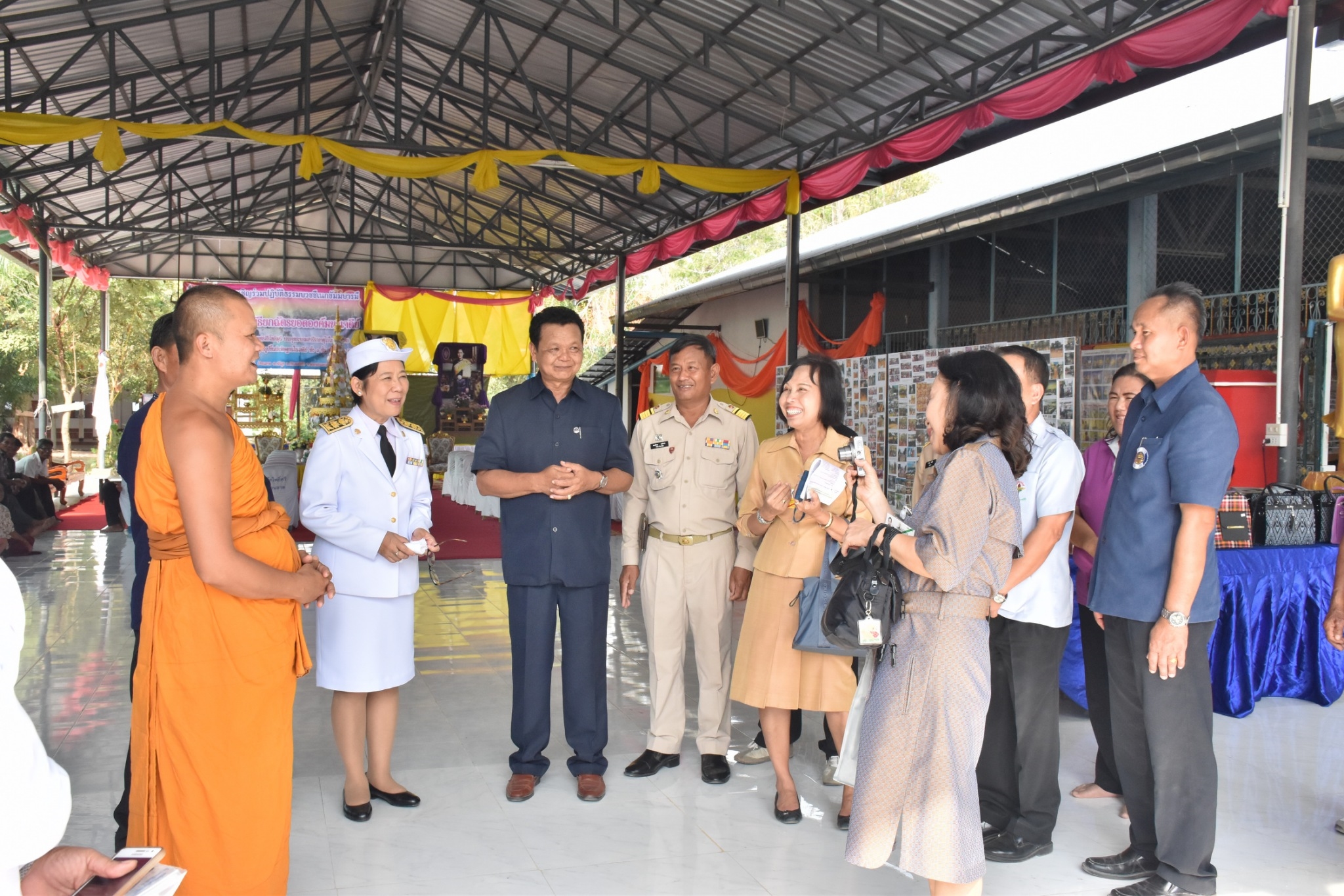 14 ธันวาคม 2560 สำนักงานพัฒนาชุมชนจังหวัดมหาสารคาม นำสิ้นค้าชุมชน สินค้า OTOP มาร่วมจำหน่าย ณ Outlet มหาวิทยาลัยมหาสารคาม
