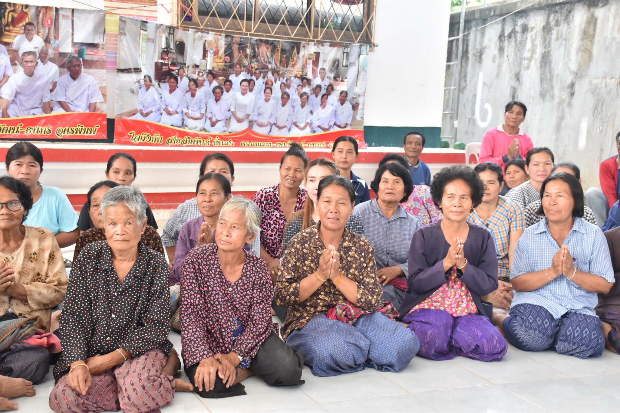 14 ธันวาคม 2560 สำนักงานพัฒนาชุมชนจังหวัดมหาสารคาม นำสิ้นค้าชุมชน สินค้า OTOP มาร่วมจำหน่าย ณ Outlet มหาวิทยาลัยมหาสารคาม