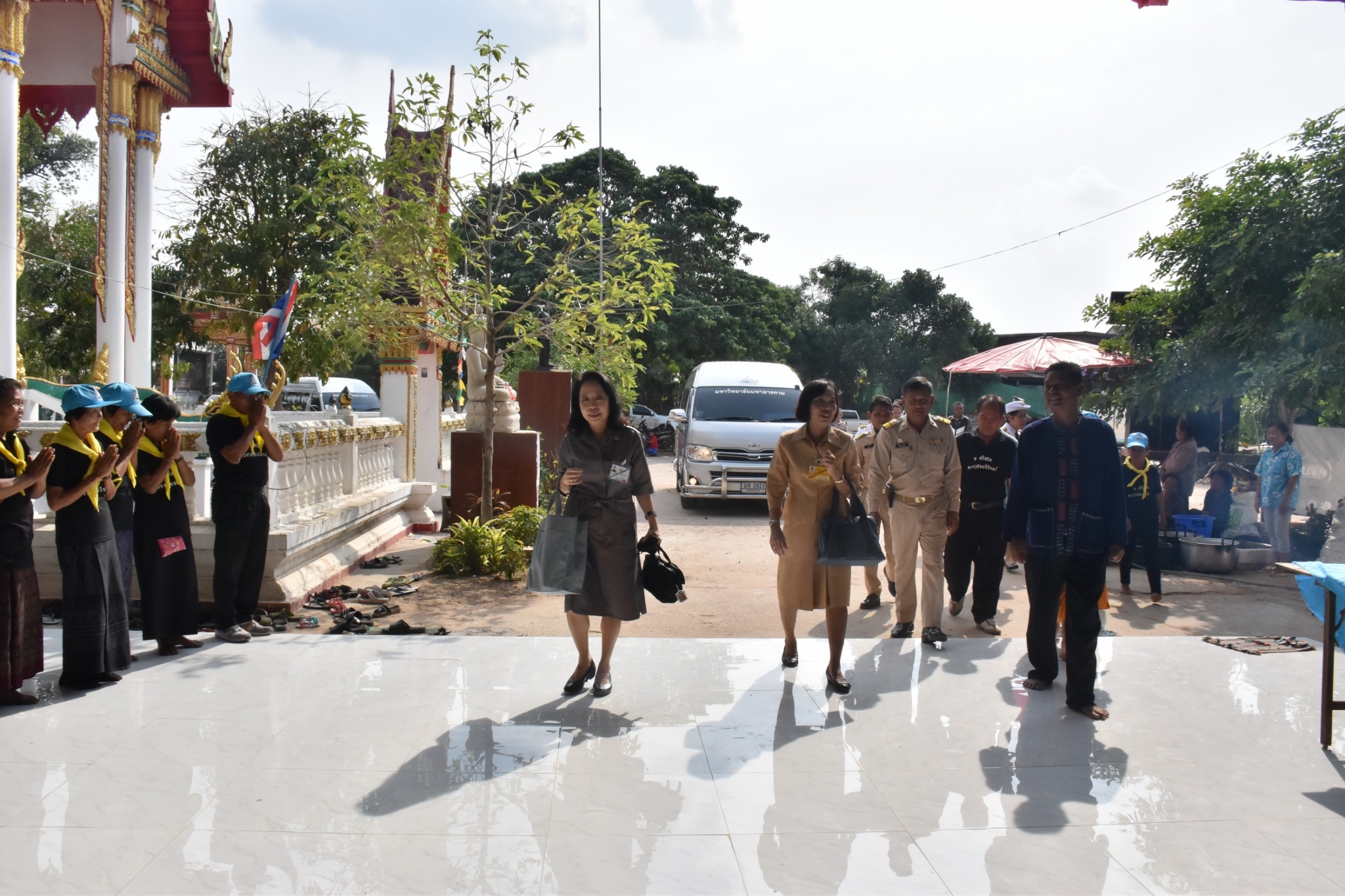 14 ธันวาคม 2560 สำนักงานพัฒนาชุมชนจังหวัดมหาสารคาม นำสิ้นค้าชุมชน สินค้า OTOP มาร่วมจำหน่าย ณ Outlet มหาวิทยาลัยมหาสารคาม