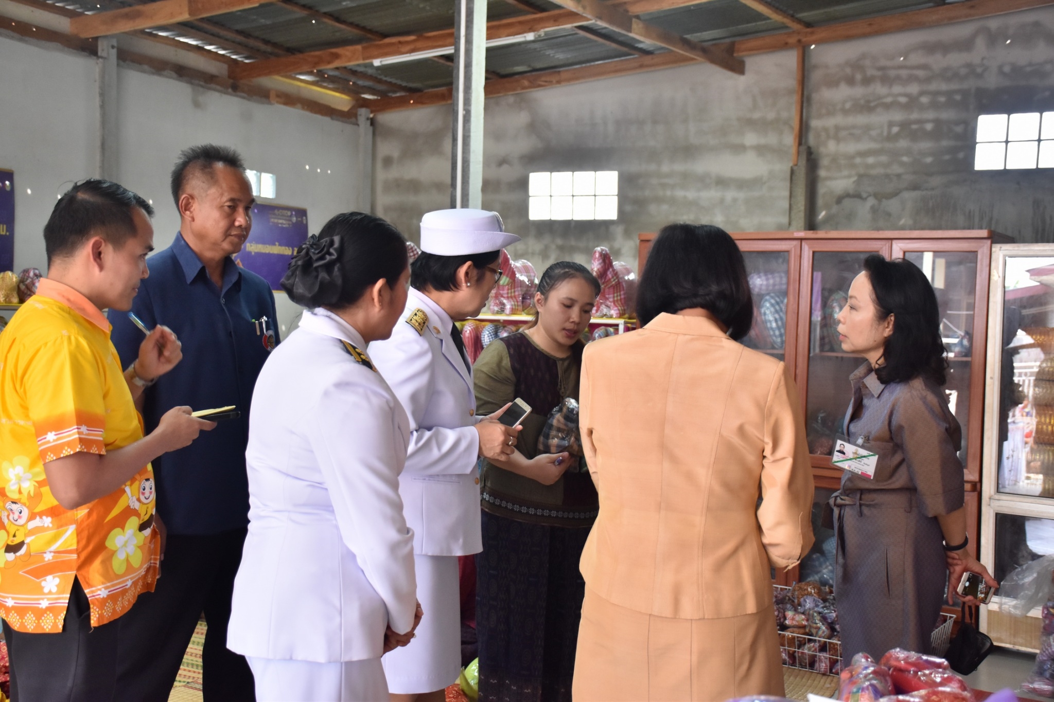 14 ธันวาคม 2560 สำนักงานพัฒนาชุมชนจังหวัดมหาสารคาม นำสิ้นค้าชุมชน สินค้า OTOP มาร่วมจำหน่าย ณ Outlet มหาวิทยาลัยมหาสารคาม