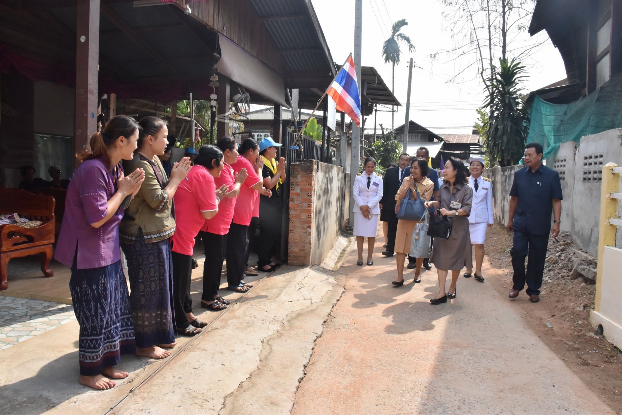 14 ธันวาคม 2560 สำนักงานพัฒนาชุมชนจังหวัดมหาสารคาม นำสิ้นค้าชุมชน สินค้า OTOP มาร่วมจำหน่าย ณ Outlet มหาวิทยาลัยมหาสารคาม