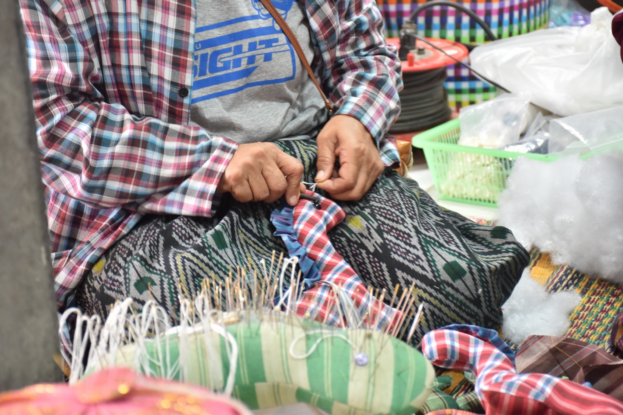 14 ธันวาคม 2560 สำนักงานพัฒนาชุมชนจังหวัดมหาสารคาม นำสิ้นค้าชุมชน สินค้า OTOP มาร่วมจำหน่าย ณ Outlet มหาวิทยาลัยมหาสารคาม
