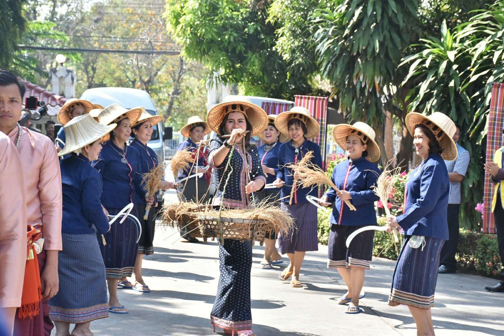19 ธันวาคม 2560 งานแถลงข่าว “ประเพณีบุญเบิกฟ้าและงานกาชาดจังหวัดมหาสารคาม ปี 2561” พร้อมร่วมสมทบของรางวัลร้านมัจฉากาชาด ปี 2561