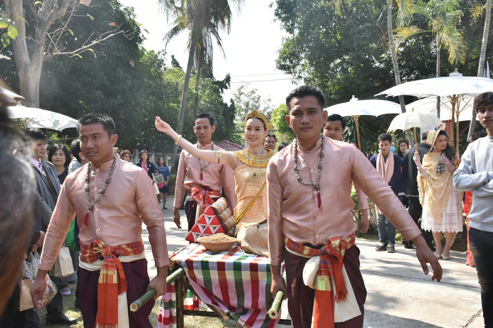 19 ธันวาคม 2560 งานแถลงข่าว “ประเพณีบุญเบิกฟ้าและงานกาชาดจังหวัดมหาสารคาม ปี 2561” พร้อมร่วมสมทบของรางวัลร้านมัจฉากาชาด ปี 2561