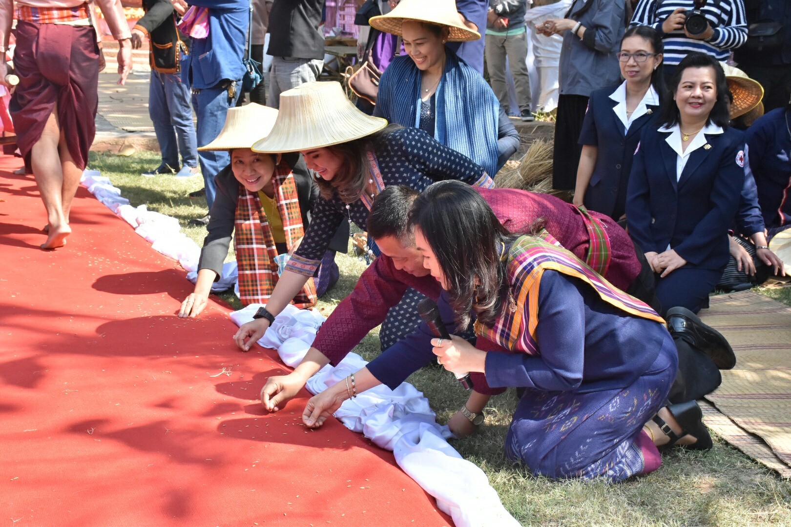 19 ธันวาคม 2560 งานแถลงข่าว “ประเพณีบุญเบิกฟ้าและงานกาชาดจังหวัดมหาสารคาม ปี 2561” พร้อมร่วมสมทบของรางวัลร้านมัจฉากาชาด ปี 2561