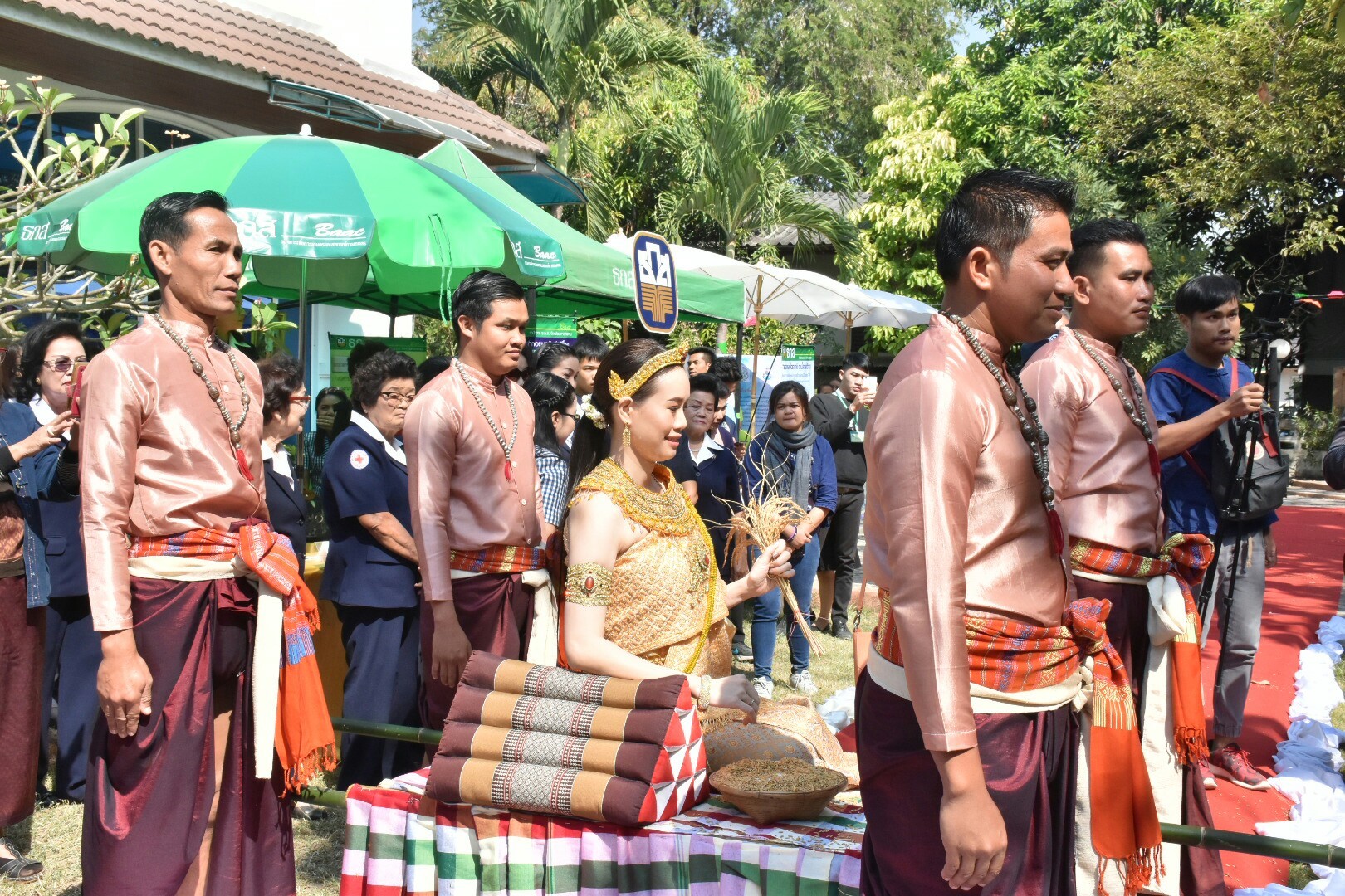 19 ธันวาคม 2560 งานแถลงข่าว “ประเพณีบุญเบิกฟ้าและงานกาชาดจังหวัดมหาสารคาม ปี 2561” พร้อมร่วมสมทบของรางวัลร้านมัจฉากาชาด ปี 2561