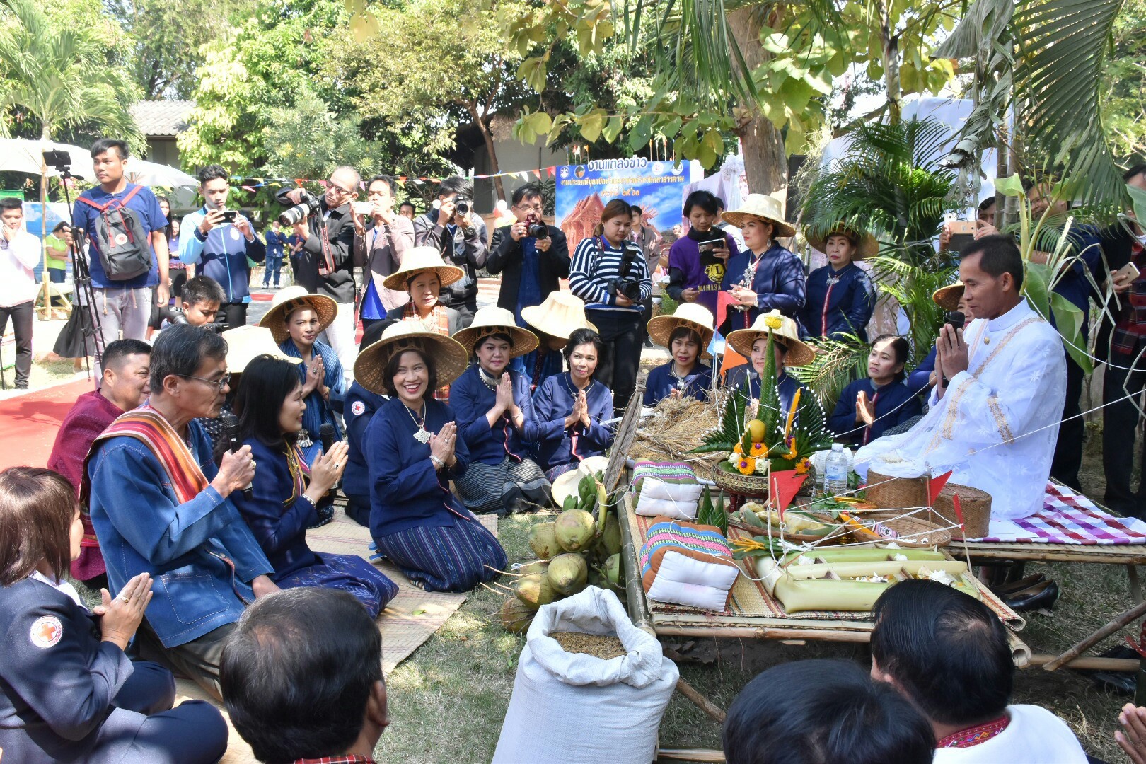 19 ธันวาคม 2560 งานแถลงข่าว “ประเพณีบุญเบิกฟ้าและงานกาชาดจังหวัดมหาสารคาม ปี 2561” พร้อมร่วมสมทบของรางวัลร้านมัจฉากาชาด ปี 2561