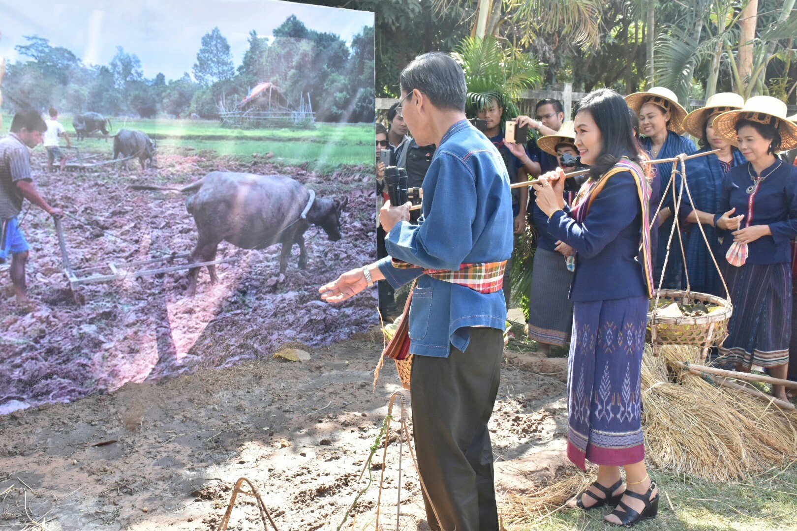 19 ธันวาคม 2560 งานแถลงข่าว “ประเพณีบุญเบิกฟ้าและงานกาชาดจังหวัดมหาสารคาม ปี 2561” พร้อมร่วมสมทบของรางวัลร้านมัจฉากาชาด ปี 2561