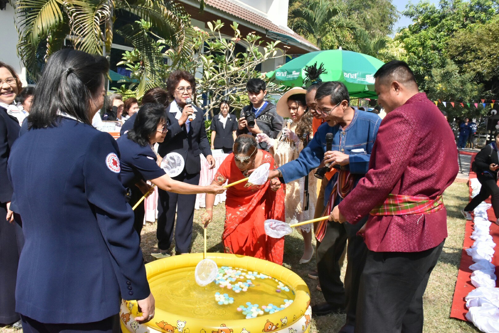 19 ธันวาคม 2560 งานแถลงข่าว “ประเพณีบุญเบิกฟ้าและงานกาชาดจังหวัดมหาสารคาม ปี 2561” พร้อมร่วมสมทบของรางวัลร้านมัจฉากาชาด ปี 2561