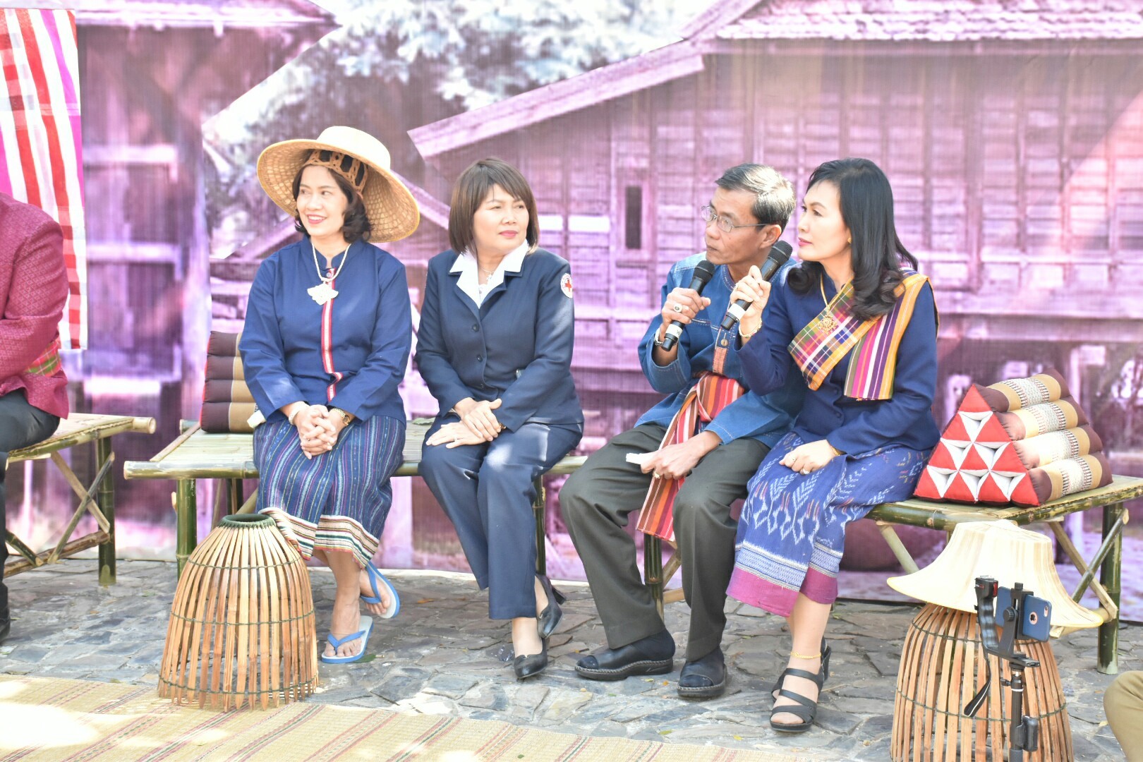 19 ธันวาคม 2560 งานแถลงข่าว “ประเพณีบุญเบิกฟ้าและงานกาชาดจังหวัดมหาสารคาม ปี 2561” พร้อมร่วมสมทบของรางวัลร้านมัจฉากาชาด ปี 2561