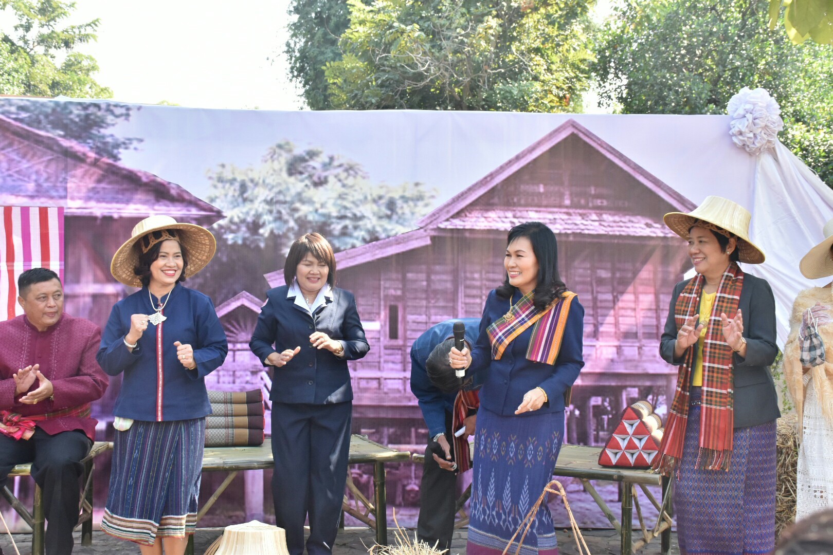 19 ธันวาคม 2560 งานแถลงข่าว “ประเพณีบุญเบิกฟ้าและงานกาชาดจังหวัดมหาสารคาม ปี 2561” พร้อมร่วมสมทบของรางวัลร้านมัจฉากาชาด ปี 2561