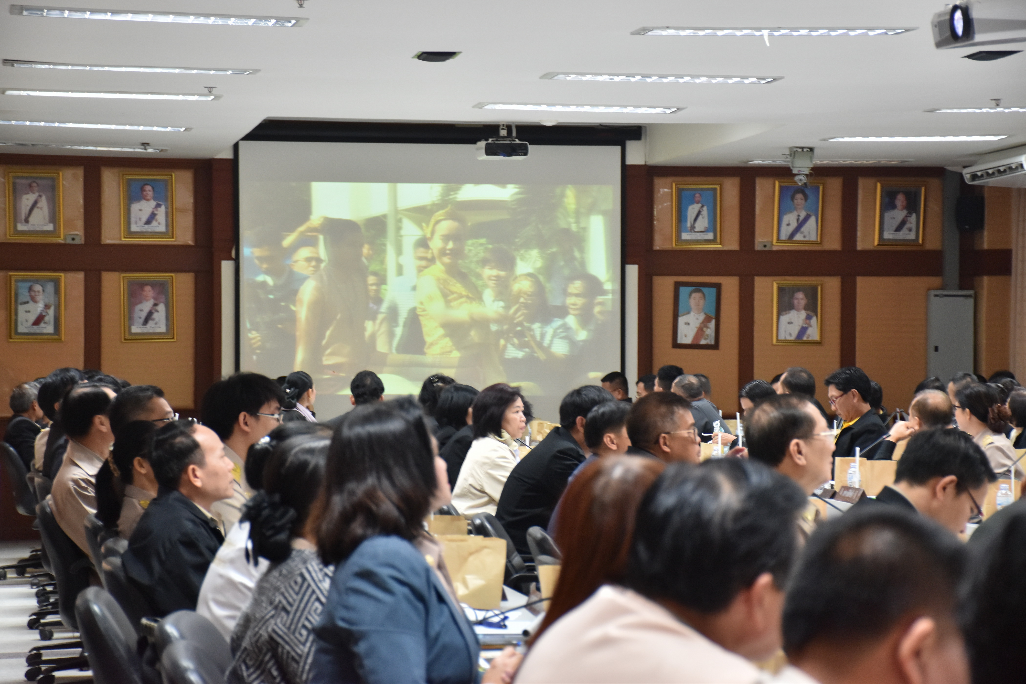 27 ธันวาคม 2560 การประชุมคณะกรรมการจังหวัดมหาสารคาม หัวหน้าส่วนราชการ นายอำเภอ ประจำเดือนธันวาคม 2560