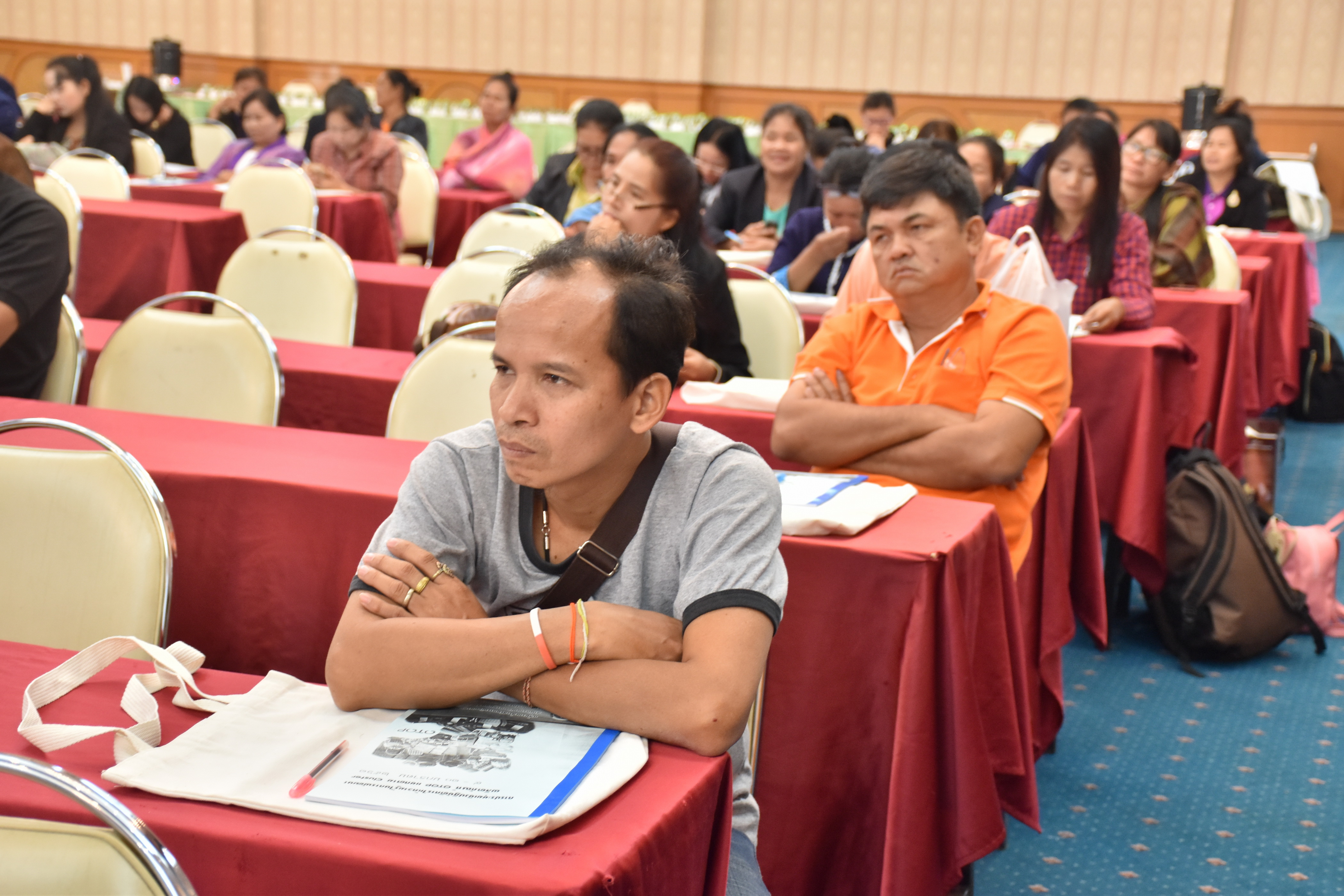 9 มกราคม 2561 โครงการประชุมเชิงปฏิบัติการให้ความรู้ในการพัฒนาผลิตภัณฑ์ OTOP แยกตาม Cluster