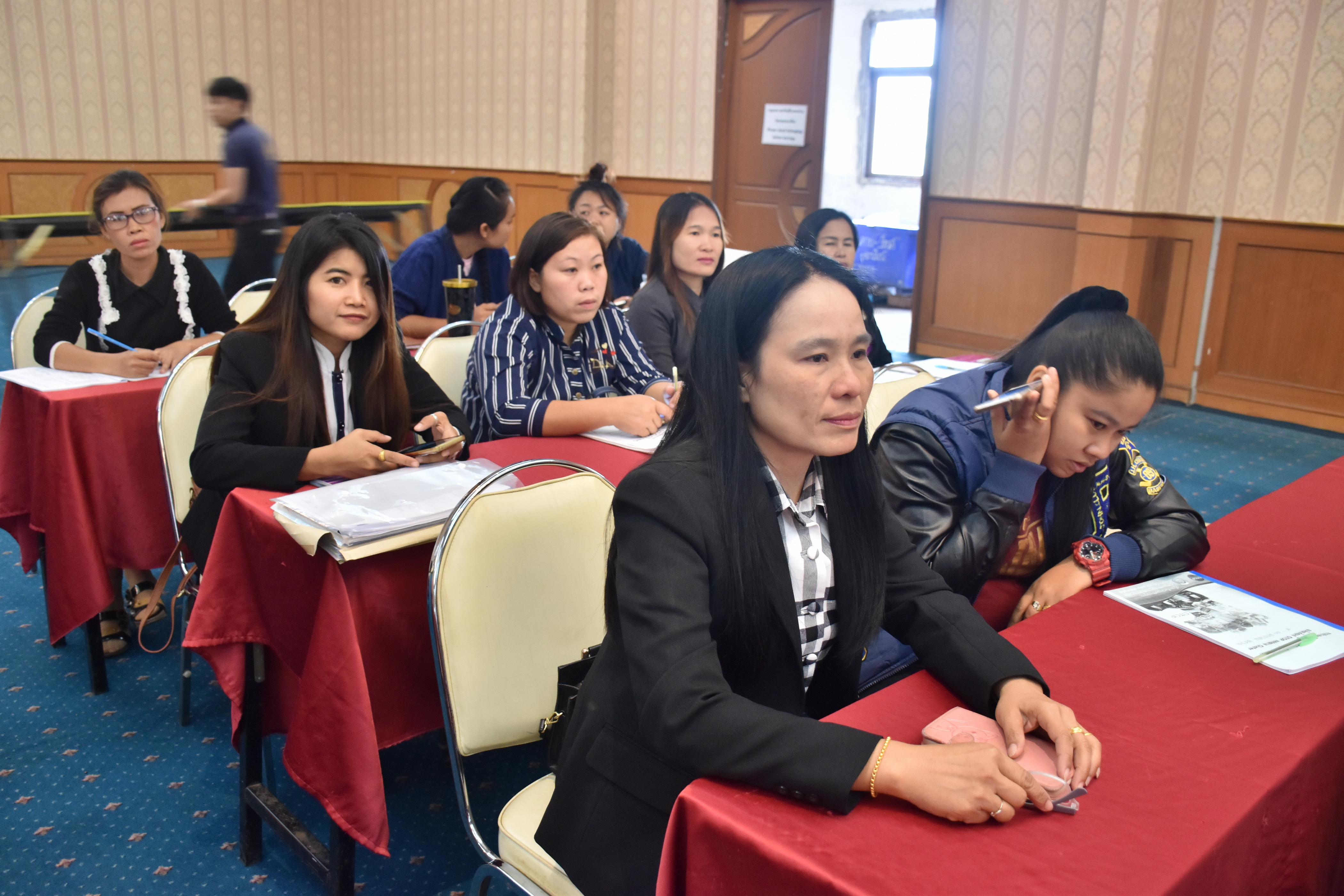 9 มกราคม 2561 โครงการประชุมเชิงปฏิบัติการให้ความรู้ในการพัฒนาผลิตภัณฑ์ OTOP แยกตาม Cluster