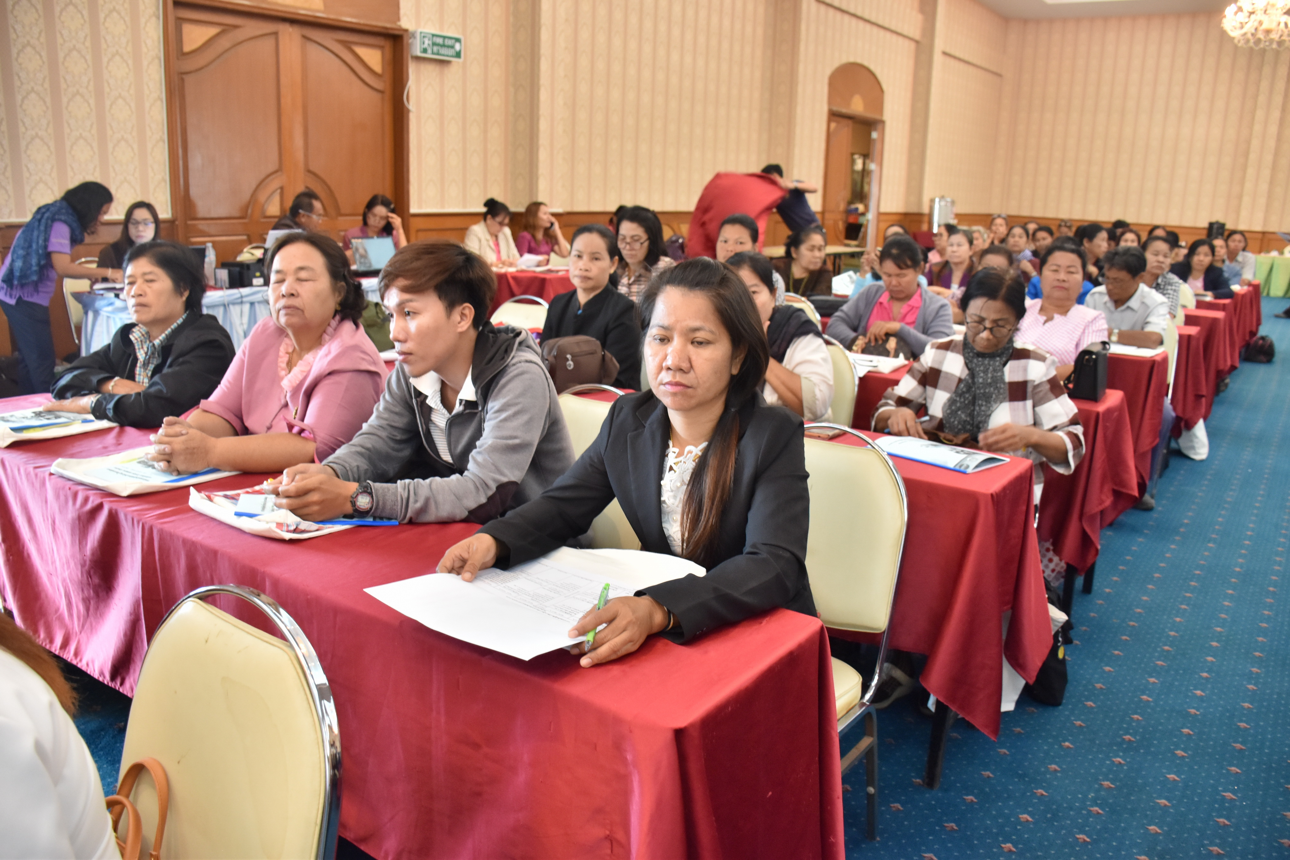 9 มกราคม 2561 โครงการประชุมเชิงปฏิบัติการให้ความรู้ในการพัฒนาผลิตภัณฑ์ OTOP แยกตาม Cluster