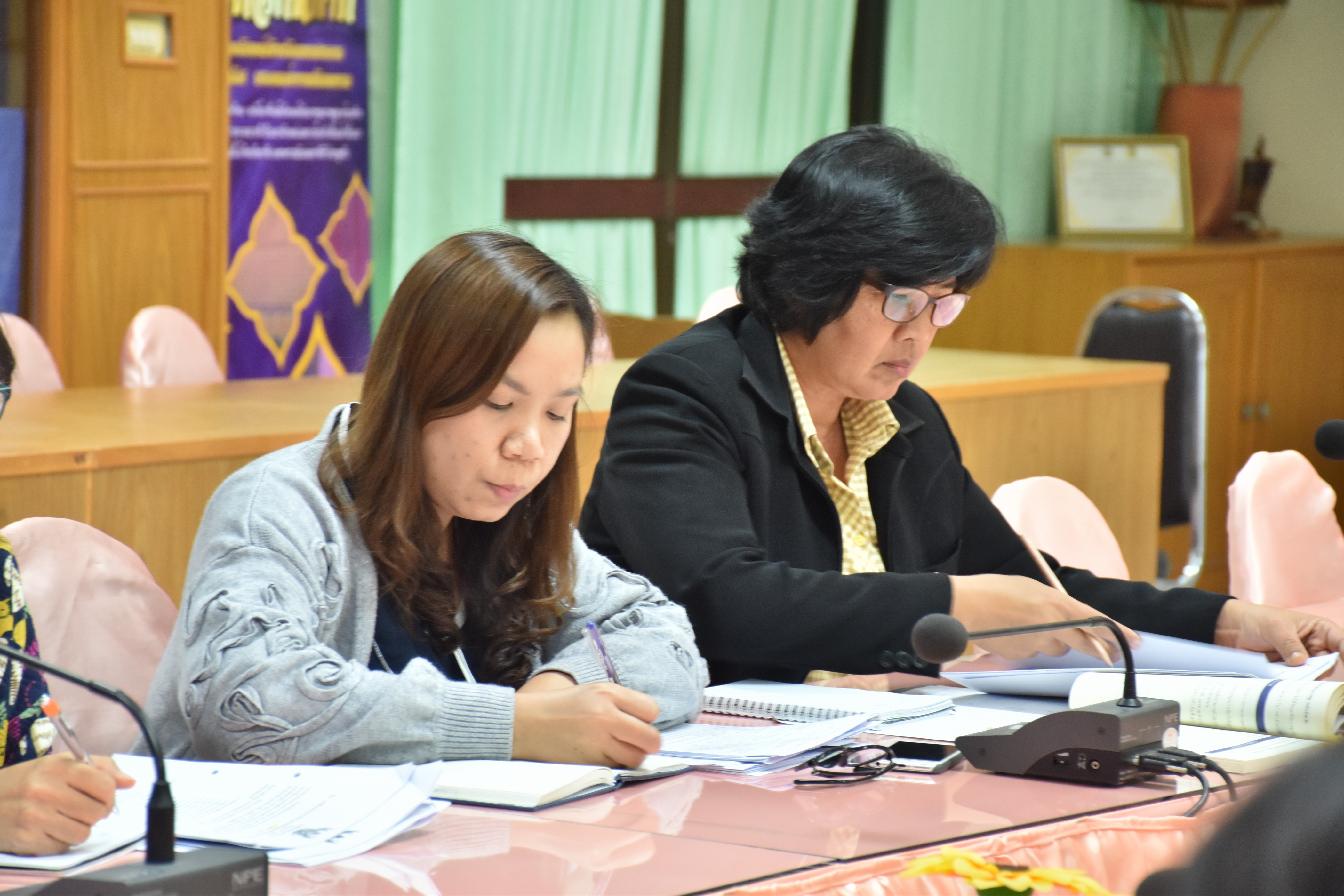 27 ธันวาคม 2560 การประชุมสำนักงานพัฒนาชุมชนจังหวัดมหาสารคาม เพื่อขับเคลื่อนยุทธศาสตร์กรม ยุทธศาสตร์จังหวัด นโยบายรัฐบาล และบูรณาการแผนการขับเคลื่อนงาน ประจำปีงบประมาณ 2561
