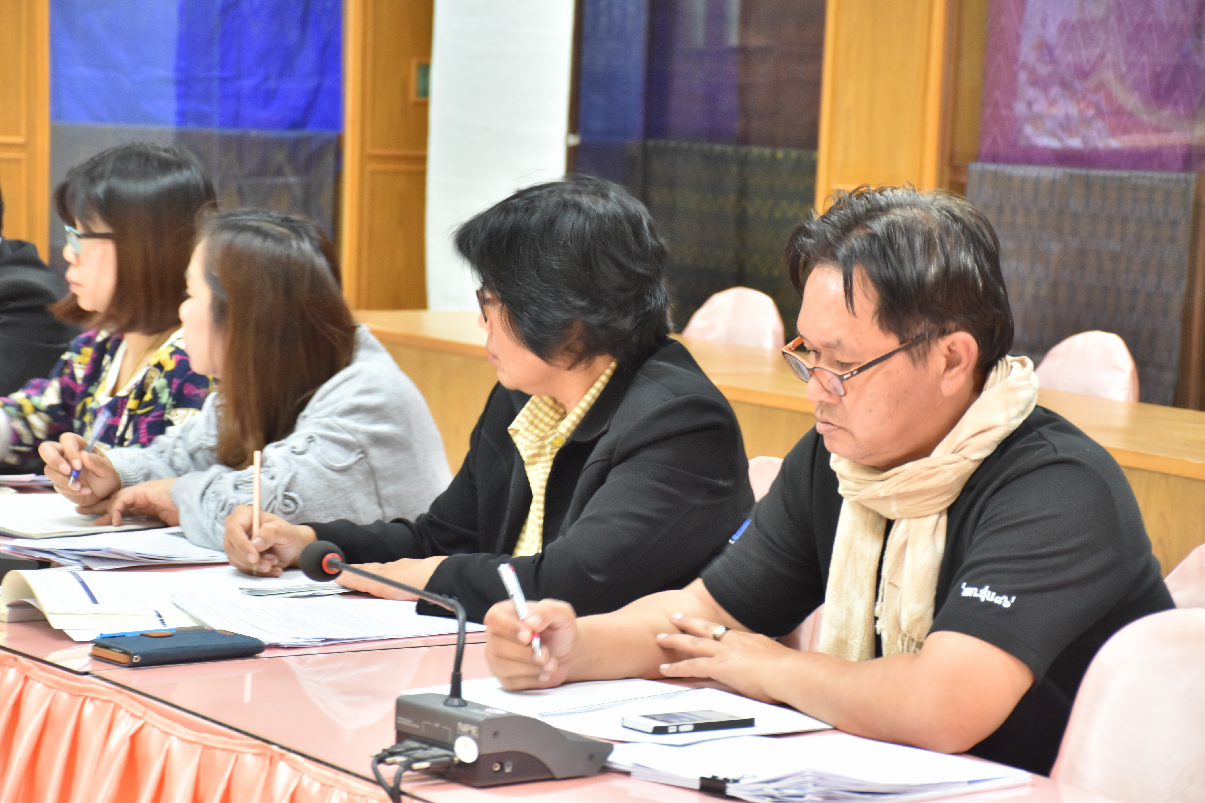27 ธันวาคม 2560 การประชุมสำนักงานพัฒนาชุมชนจังหวัดมหาสารคาม เพื่อขับเคลื่อนยุทธศาสตร์กรม ยุทธศาสตร์จังหวัด นโยบายรัฐบาล และบูรณาการแผนการขับเคลื่อนงาน ประจำปีงบประมาณ 2561