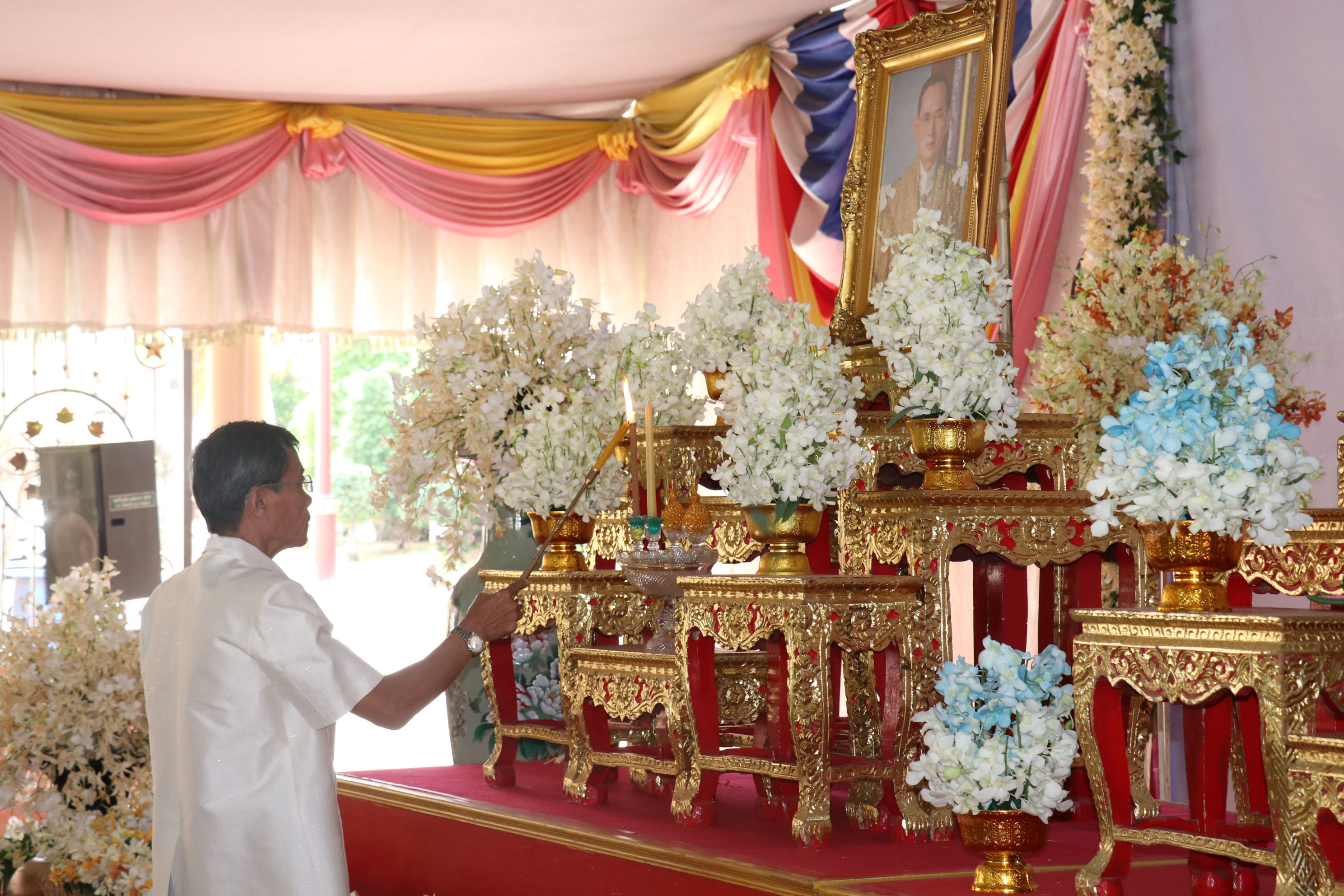 28 ธันวาคม 2560 พิธีเจริญพระพุทธมนต์เฉลิมพระเกียรติ และถวายพระพรชัยมงคลแด่ สมเด็จพระเจ้าอยู่หัวมหาวชิราลงกรณบดินทรเทพยวรางกูร และ สมเด็จพระนางเจ้าสิริกิติ์ พระบรมราชินีนาถ ในรัชกาลที่ 9 ประจำปีพุทธศักราช 2560