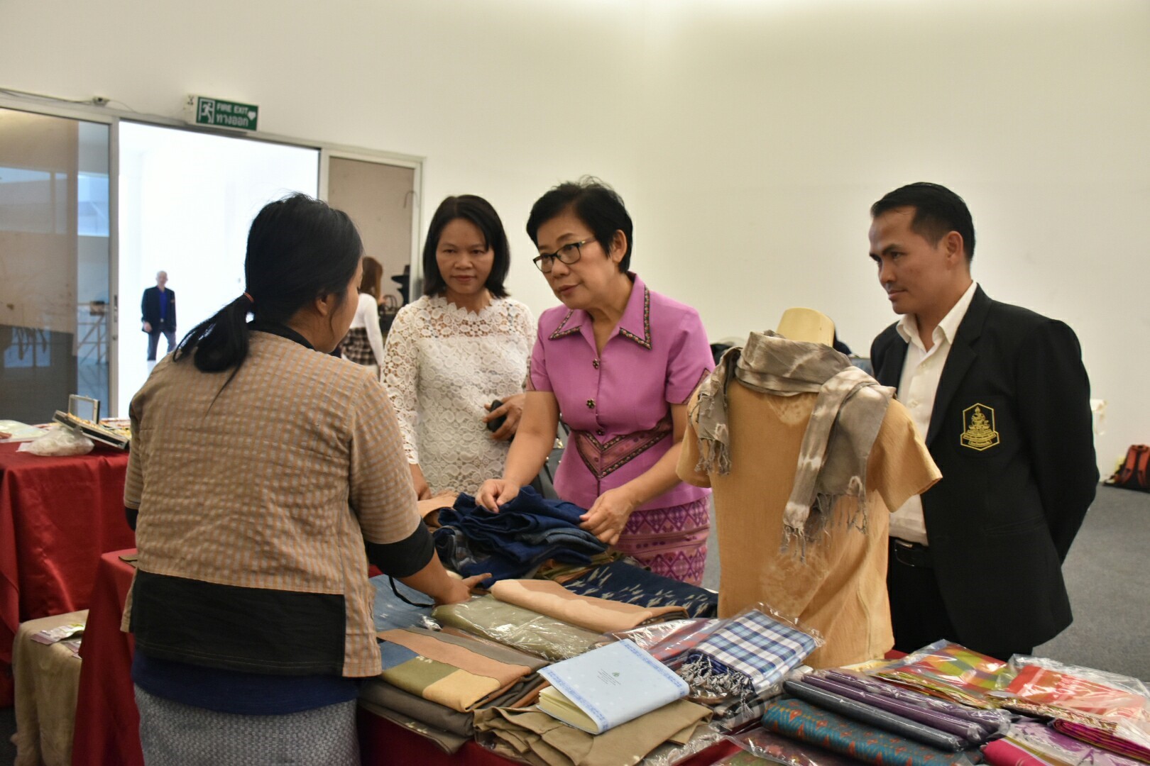 18 มกราคม 2561 โครงการประชุมเชิงปฏิบัติการ คณะอนุกรรมการกลั่นกรองและติดตามการดำเนินงานกองทุนพัฒนาบทบาทสตรีอำเภอ
