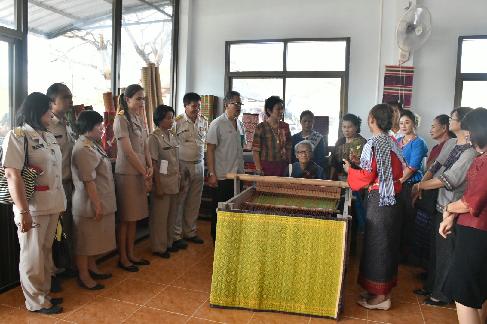 24 มกราคม 2561 โครงการปกป้องและเชิดชูสถาบันพระมหากษัตริย์และหน่วยบำบัดทุกข์ บำรุงสุข สร้างรอยยิ้มให้ประชาชนจังหวัดมหาสารคาม ประจำปีงบประมาณ 2561