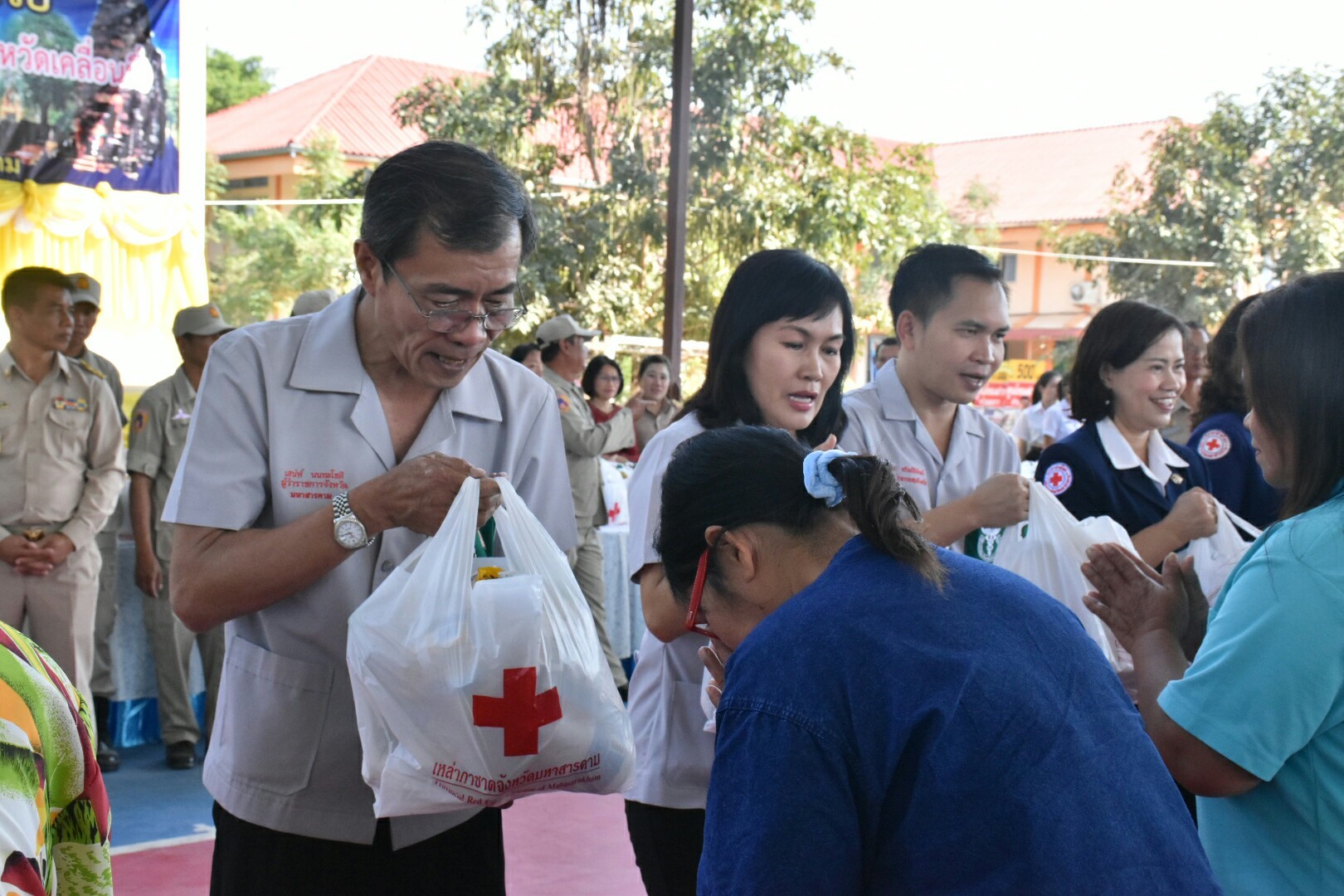 24 มกราคม 2561 โครงการปกป้องและเชิดชูสถาบันพระมหากษัตริย์และหน่วยบำบัดทุกข์ บำรุงสุข สร้างรอยยิ้มให้ประชาชนจังหวัดมหาสารคาม ประจำปีงบประมาณ 2561