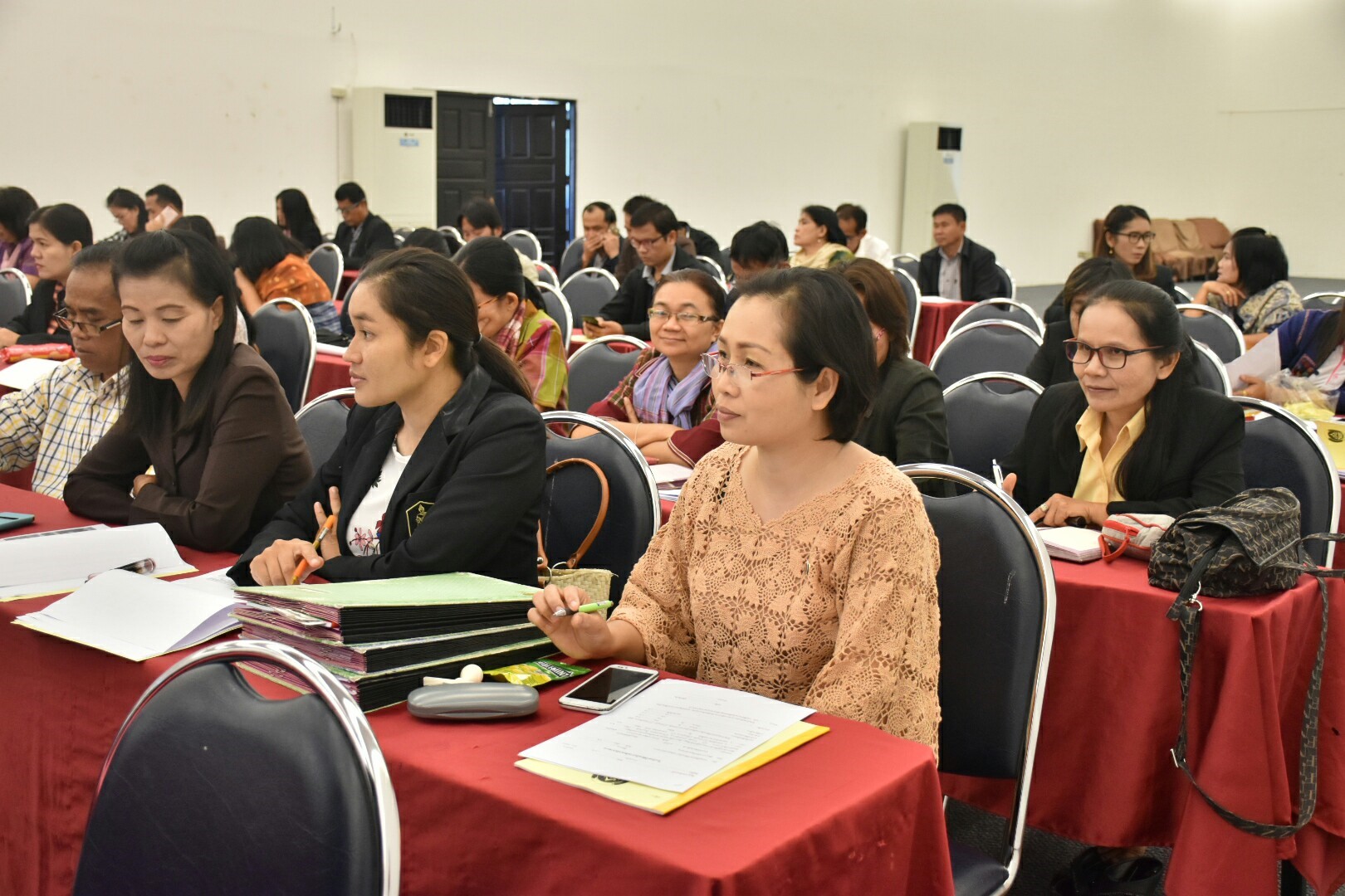 4 มกราคม 2561 สำนักงานพัฒนาชุมชนจังหวัดมหาสารคาม ดำเนินกิจกรรมตามยุทธศาสตร์การพัฒนาชุมชน ประจำปีงบประมาณ พ.ศ.2561 กิจกรรมประชุมเชิงปฏิบัติการเสริมสร้างความตระหนักในการรักษาความมั่นคงปลอดภัยด้านสารสนเทศ (Information Security Awarreness) ระดับจังหวัด