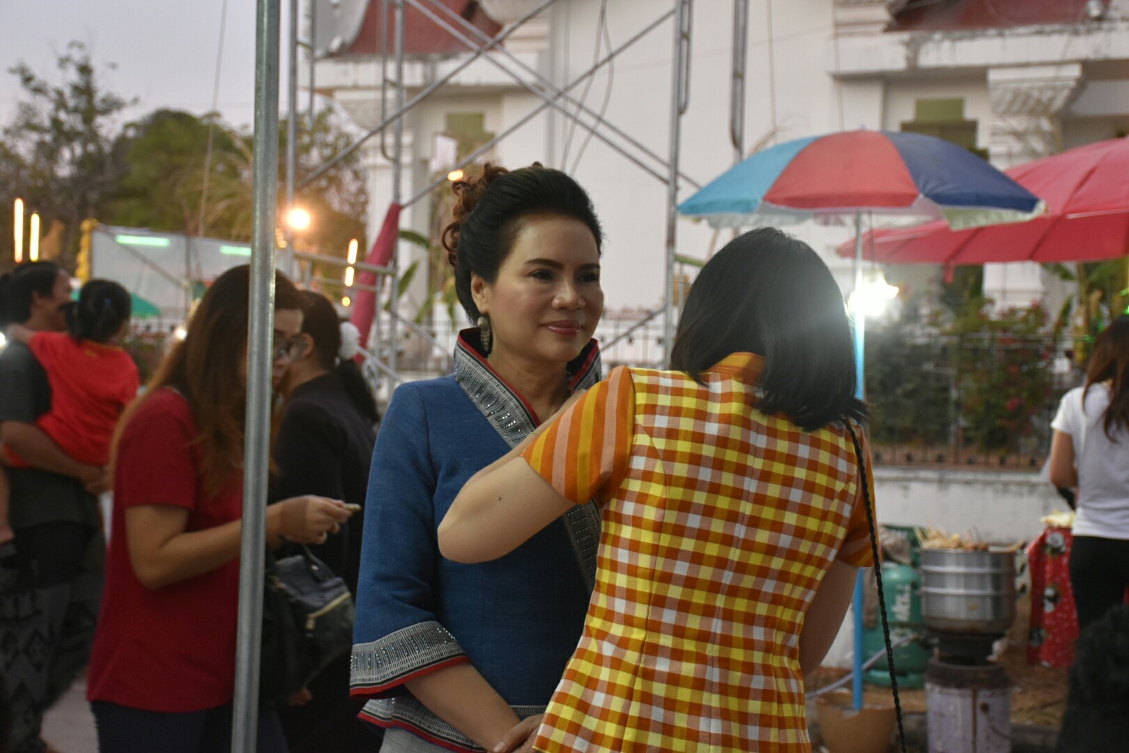 20 มกราคม 2561 “ราตรีเส้นสายลายผ้า” ในงานประเพณีบุญเบิกฟ้าและงานกาชาดจังหวัดมหาสารคาม ประจำปี 2561
