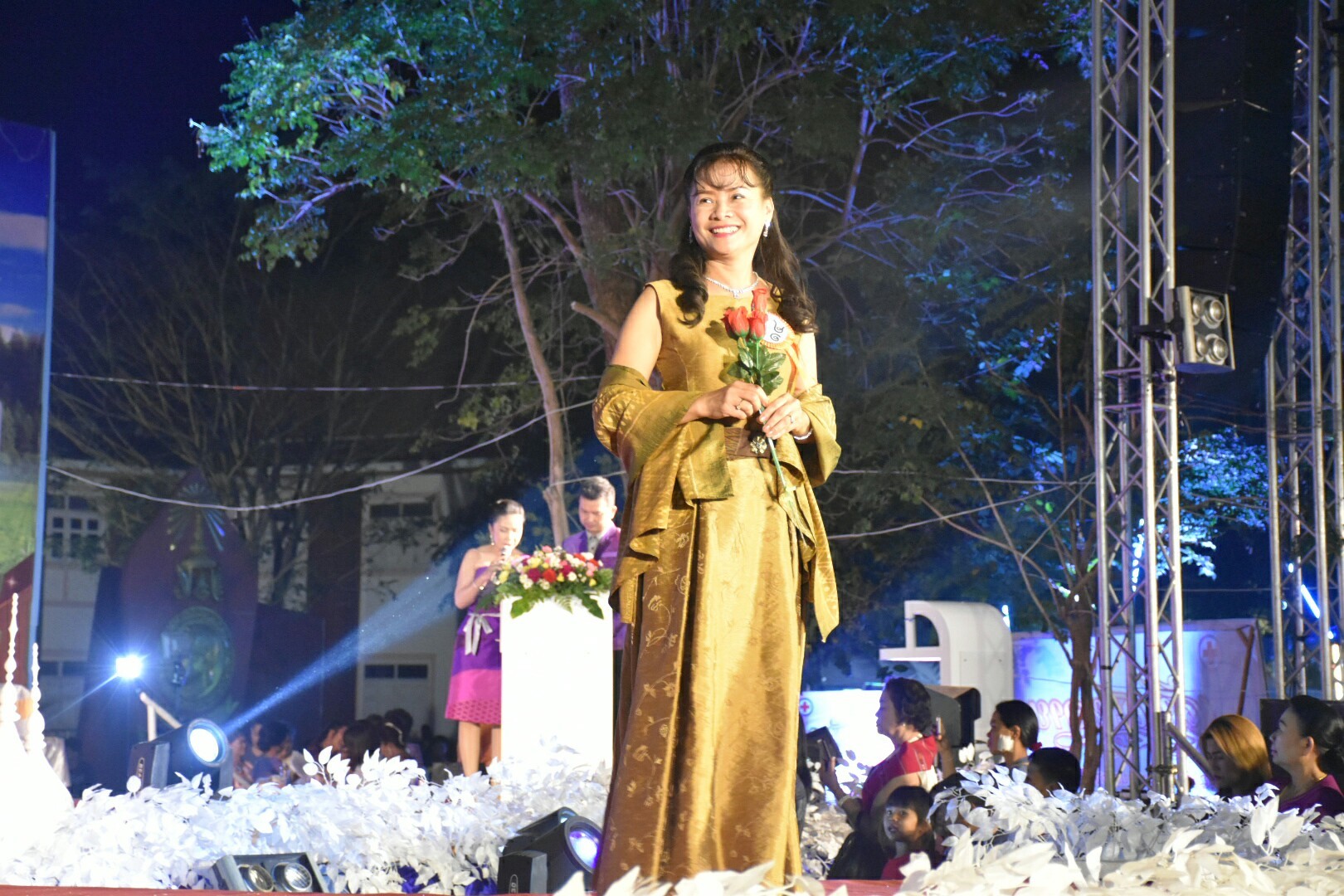 20 มกราคม 2561 “ราตรีเส้นสายลายผ้า” ในงานประเพณีบุญเบิกฟ้าและงานกาชาดจังหวัดมหาสารคาม ประจำปี 2561