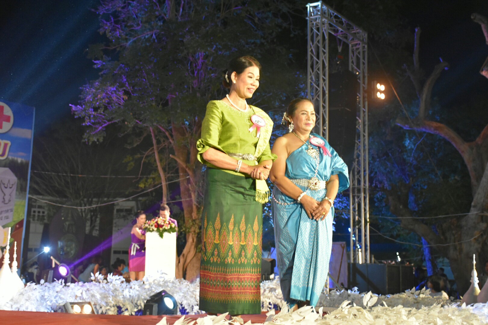 20 มกราคม 2561 “ราตรีเส้นสายลายผ้า” ในงานประเพณีบุญเบิกฟ้าและงานกาชาดจังหวัดมหาสารคาม ประจำปี 2561