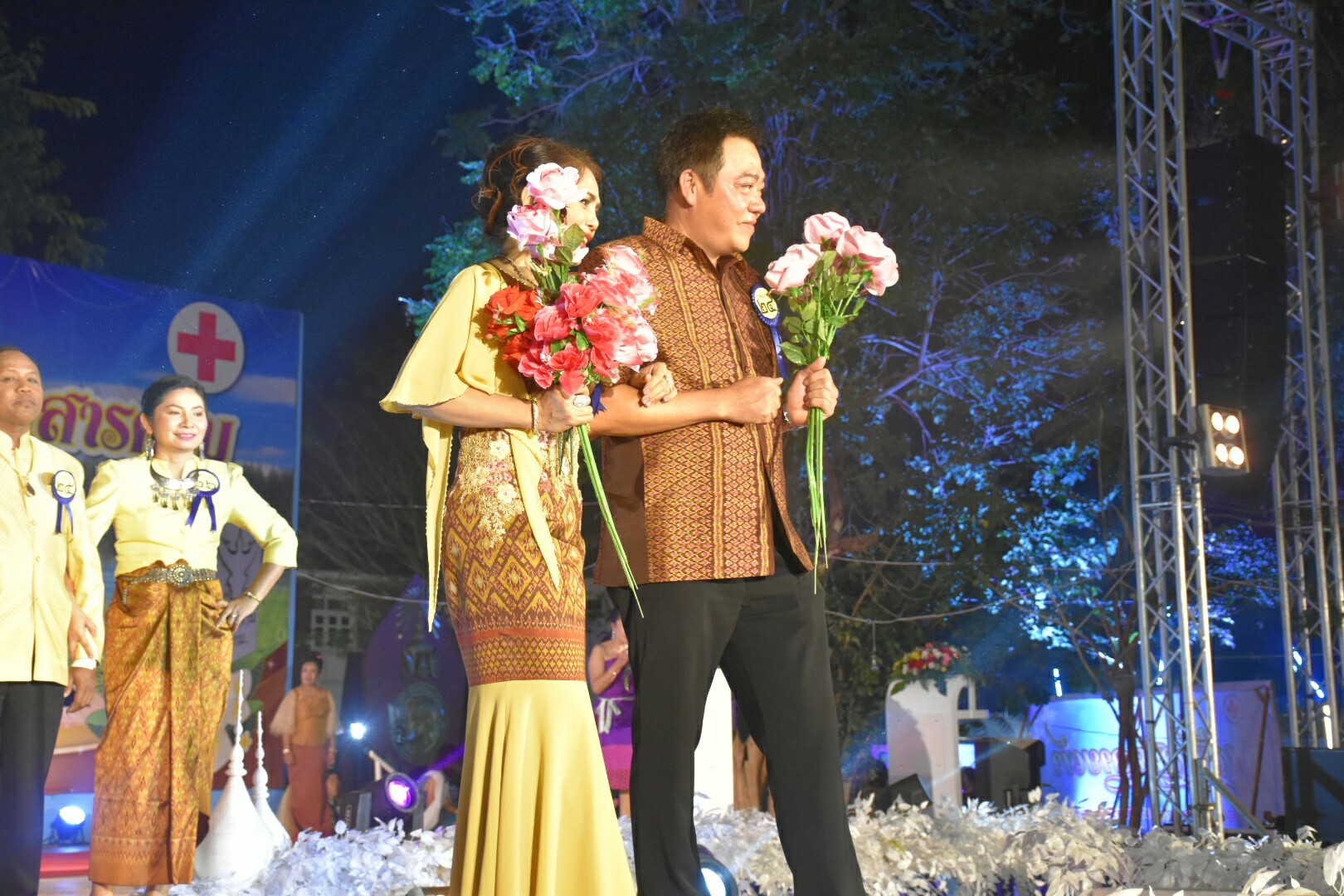20 มกราคม 2561 “ราตรีเส้นสายลายผ้า” ในงานประเพณีบุญเบิกฟ้าและงานกาชาดจังหวัดมหาสารคาม ประจำปี 2561
