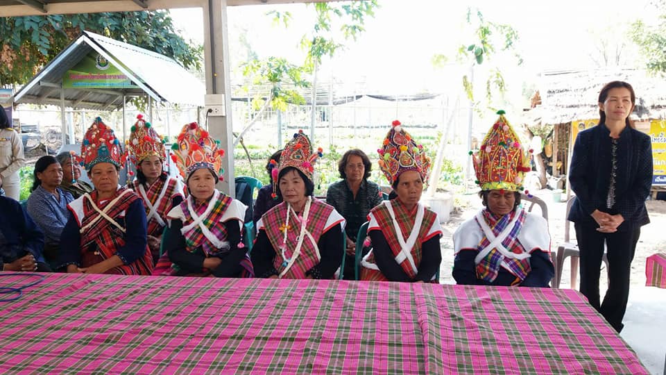 13 กุมภาพันธ์ 2561 ผู้ตรวจราชการกรมการพัฒนาชุมชน เขตตรวจที่ 12 ลงพื้นที่ติดตามหมู่บ้านตามโครงการชุมชนท่องเที่ยว OTOP นวัตวิถี บ้านหัวขัว อำเภอแกดำ จังหวัดมหาสารคาม