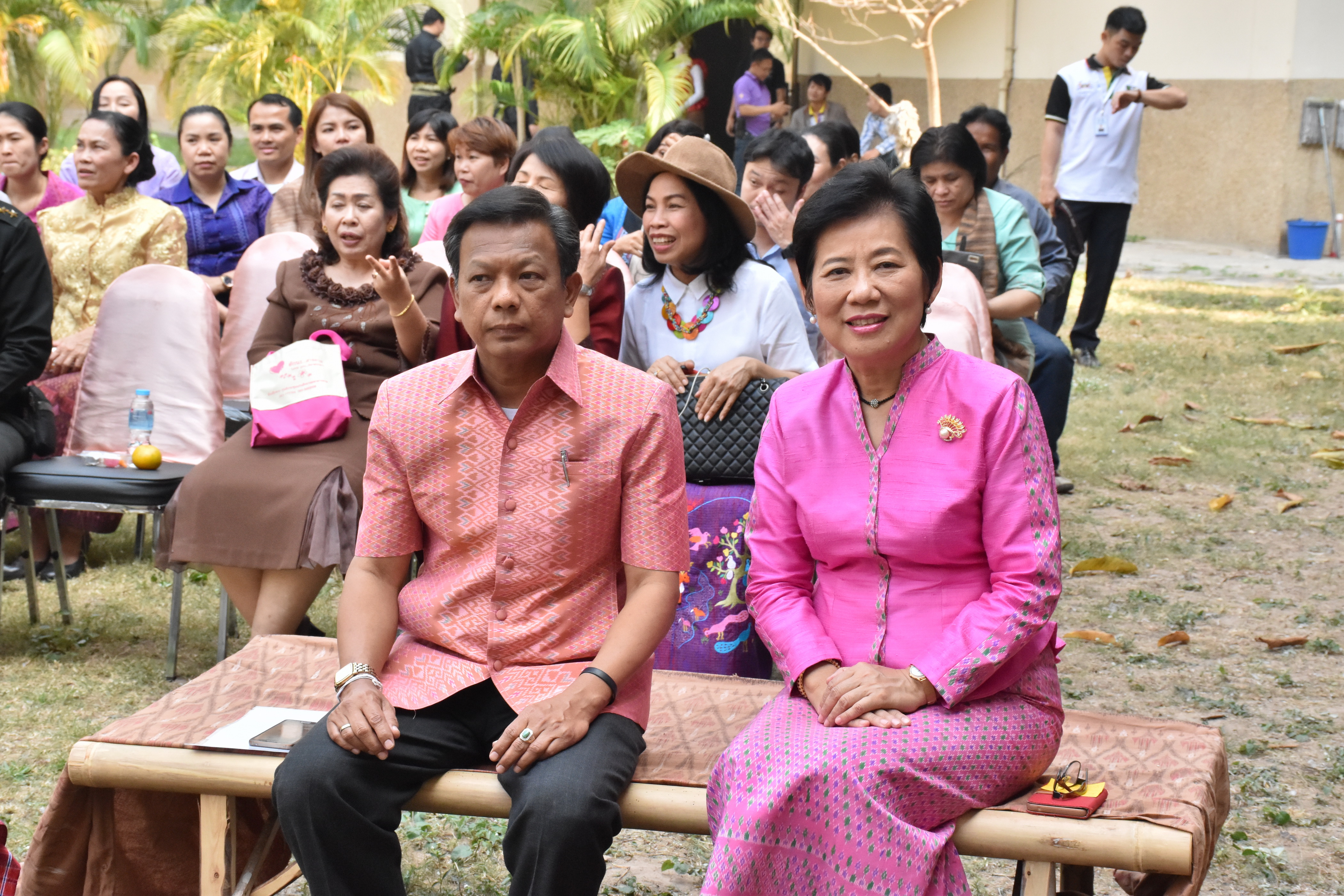 20 กุมภาพันธ์ 2561 การแถลงข่าวงาน “ร้อยแก่นสารสินธุ์ งานศิลป์แห่งแผ่นดิน ถิ่นแพรไหม” มหกรรมแสดงแฟชั่นและจำหน่ายผ้าไหมกลุ่มจังหวัดร้อยแก่นสารสินธุ์ งานจำหน่ายสินค้า OTOP จังหวัดมหาสารคาม