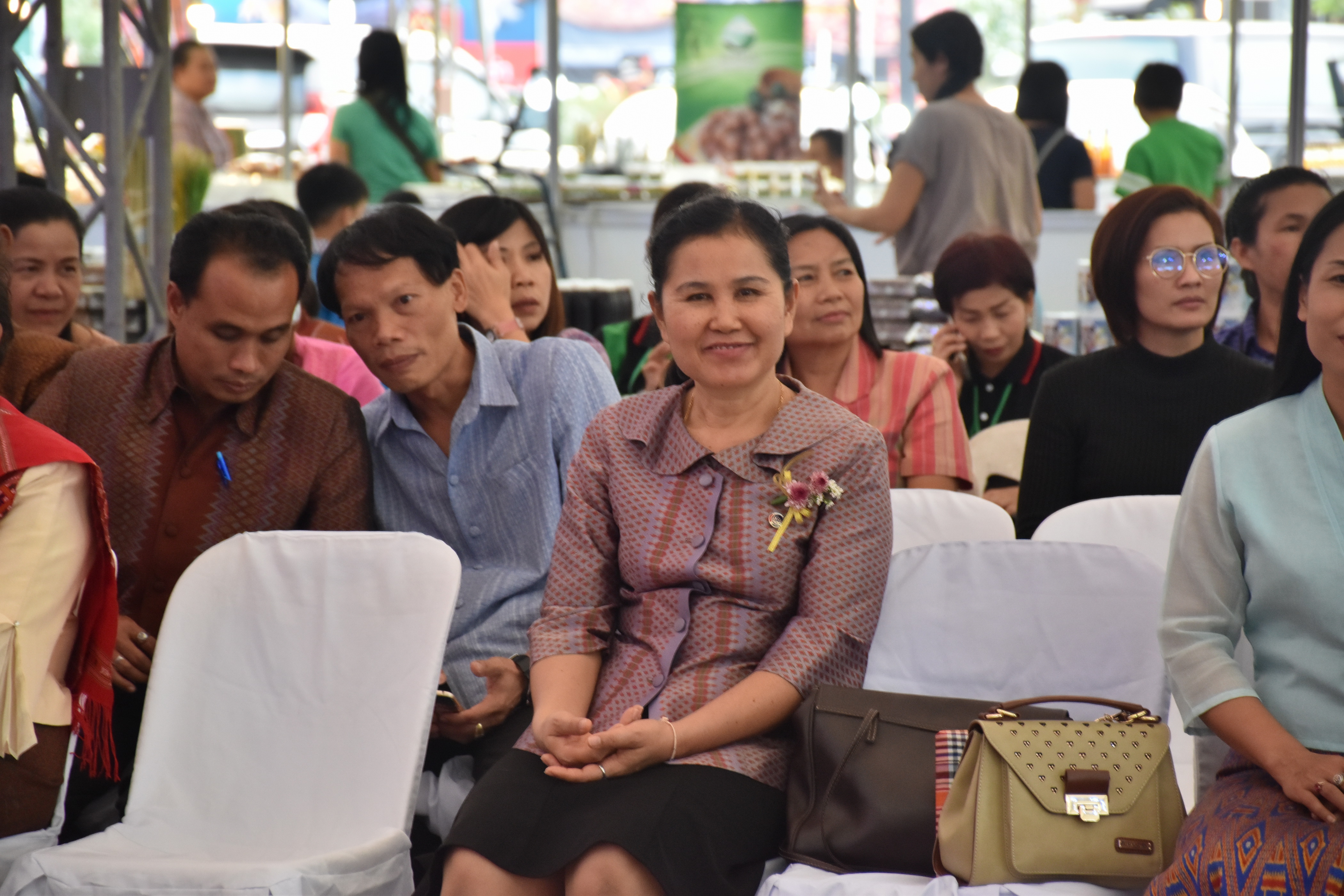 23 กุมภาพันธ์ 2561 งาน “ร้อยแก่นสารสินธุ์ งานศิลป์แห่งแผ่นดิน ถิ่นแพรไหม” มหกรรมแสดงแฟชั่นและจำหน่ายผ้าไหมกลุ่มจังหวัดร้อยแก่นสารสินธุ์ งานจำหน่ายสินค้า OTOP จังหวัดมหาสารคาม