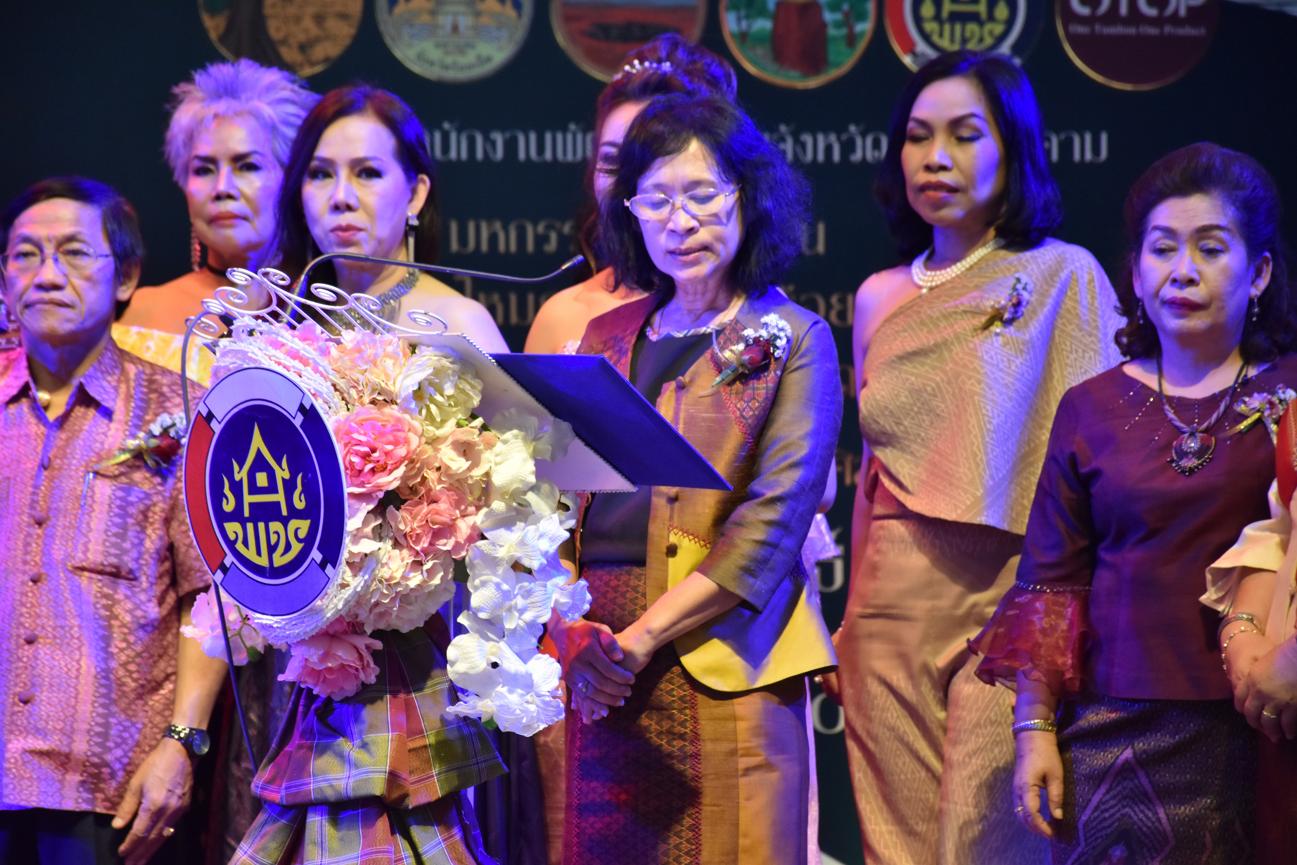 23 กุมภาพันธ์ 2561 งาน “ร้อยแก่นสารสินธุ์ งานศิลป์แห่งแผ่นดิน ถิ่นแพรไหม” มหกรรมแสดงแฟชั่นและจำหน่ายผ้าไหมกลุ่มจังหวัดร้อยแก่นสารสินธุ์ งานจำหน่ายสินค้า OTOP จังหวัดมหาสารคาม