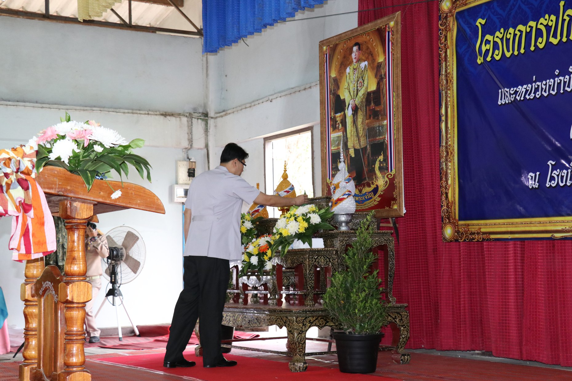 21 มีนาคม 2561  โครงการปกป้องและเชิดชูสถาบันพระมหากษัตริย์และหน่วยบำบัดทุกข์ บำรุงสุข สร้างรอยยิ้มให้ประชาชนจังหวัดมหาสารคาม (จังหวัดเคลื่อนที่) ประจำปีงบประมาณ 2561 ณ โรงเรียนชุมชนบ้านดงบัง ตำบลดงบัง อำเภอนาดูน จังหวัดมหาสารคาม