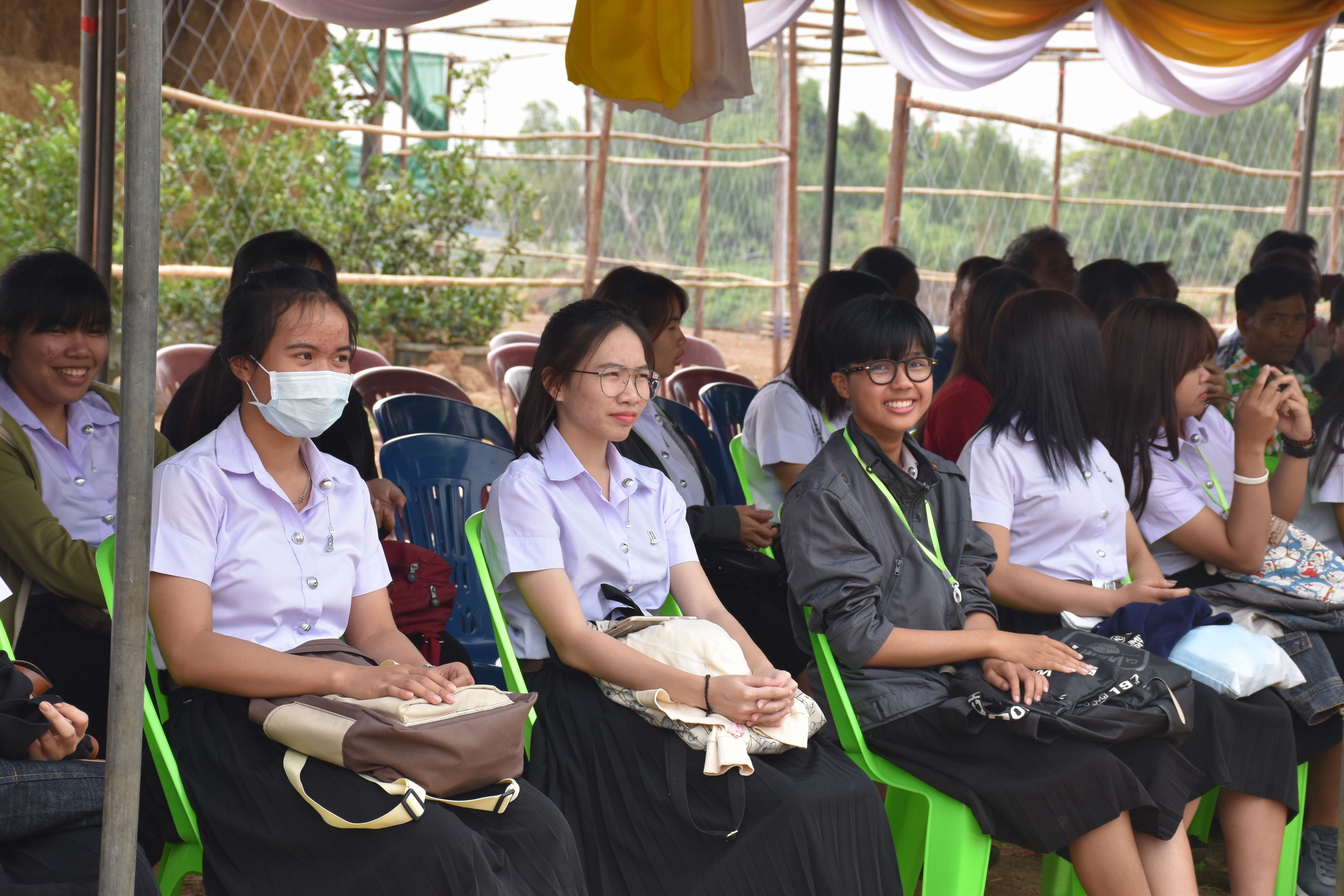13 มีนาคม 2561 งาน “เปิดไหปลาแดกทองคำ” ภายใต้โครงการ 9101 ตามรอยเท้าพ่อภายใต้ร่มพระบารมี ณ ศูนย์เรียนรู้ชุมชนต้นแบบเศรษฐกิจพอเพียง บ้านหินปูน ตำบลเขวาใหญ่ อำเภอกันทรวิชัย จังหวัดมหาสารคาม