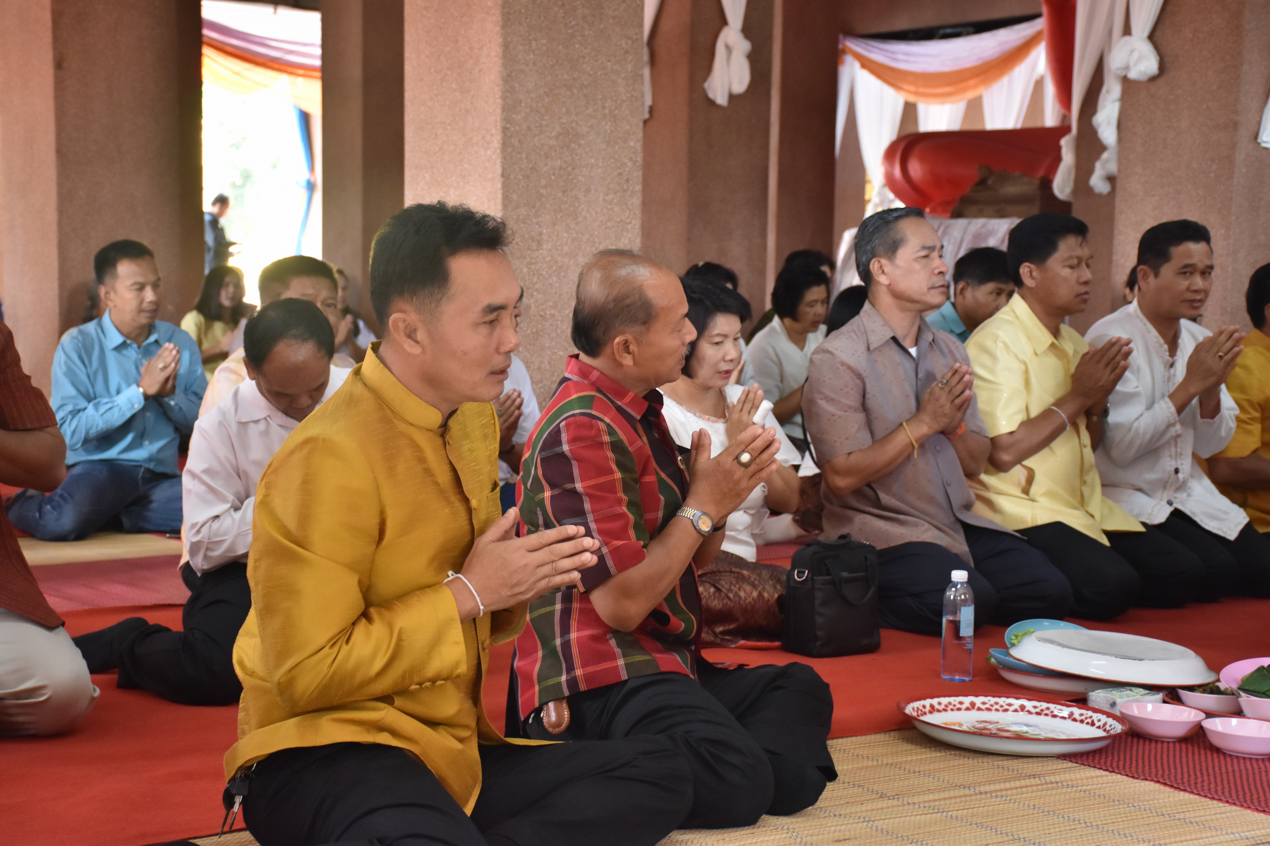 24 มีนาคม 2561 24 มีนาคม 2561 นายสมหวัง พ่วงบางโพ รองอธิบดีกรมการพัฒนาชุมชน ร่วมทำบุญถวายผ้าป่าสมทบทุนสร้างเสาอโศก ณ วัดป่ารัตนพรชัย อำเภอวาปีปทุม และร่วมพิธีห่มผ้าองค์พระบรมธาตุนาดูน อำเภอนาดูน จังหวัดมหาสารคาม