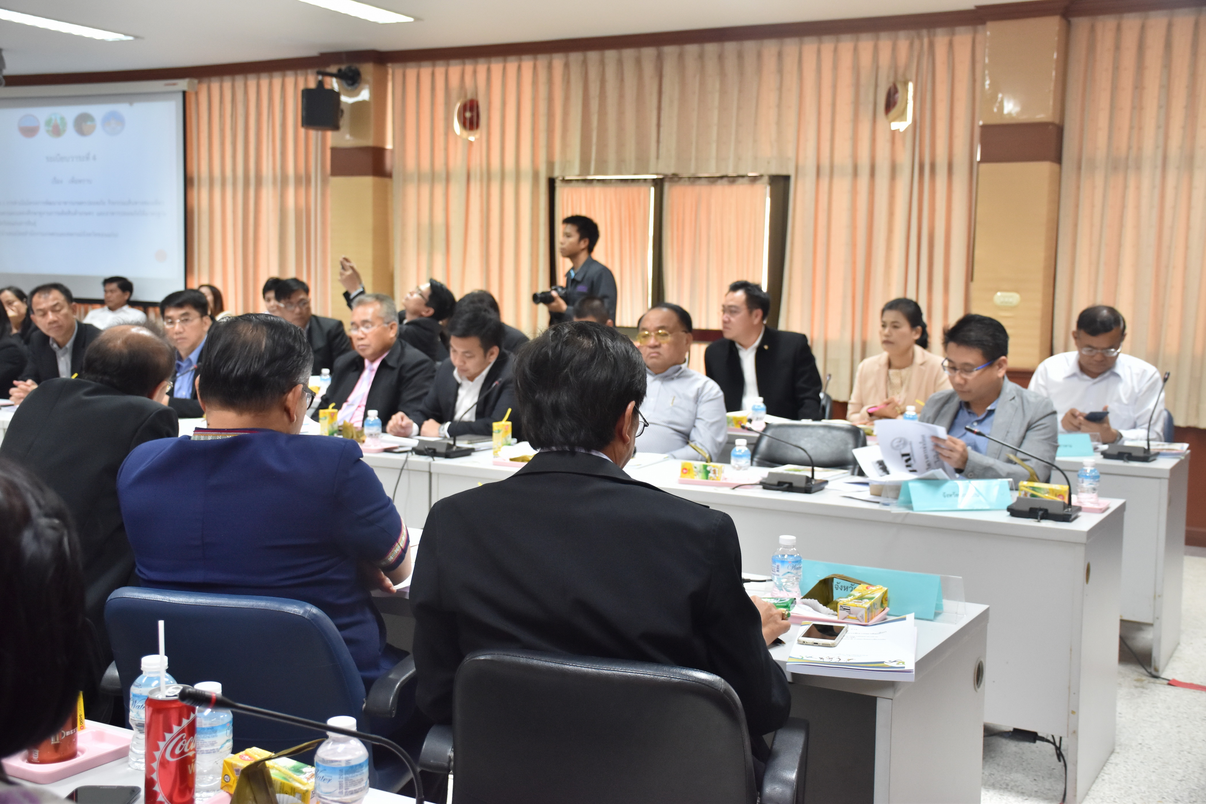 27 มีนาคม 2561 การประชุมคณะกรรมการร่วมภาครัฐและเอกชน เพื่อแก้ไขปัญหาทางเศรษฐกิจ (ก.ร.อ.) ครั้งที่ 2/2561 กลุ่มจังหวัดภาคตะวันออกเฉียงเหนือตอนกลาง
