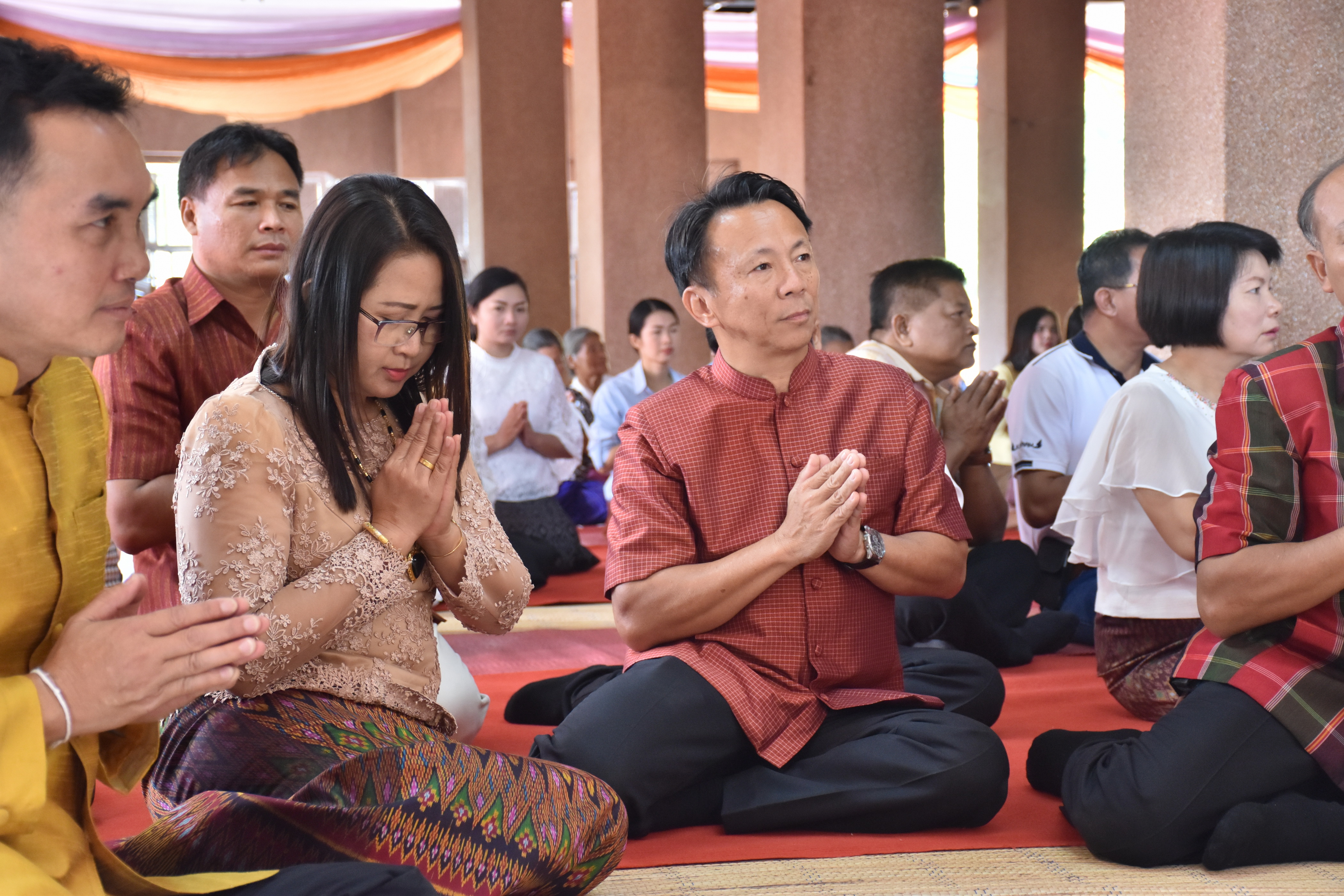 24 มีนาคม 2561 24 มีนาคม 2561 นายสมหวัง พ่วงบางโพ รองอธิบดีกรมการพัฒนาชุมชน ร่วมทำบุญถวายผ้าป่าสมทบทุนสร้างเสาอโศก ณ วัดป่ารัตนพรชัย อำเภอวาปีปทุม และร่วมพิธีห่มผ้าองค์พระบรมธาตุนาดูน อำเภอนาดูน จังหวัดมหาสารคาม