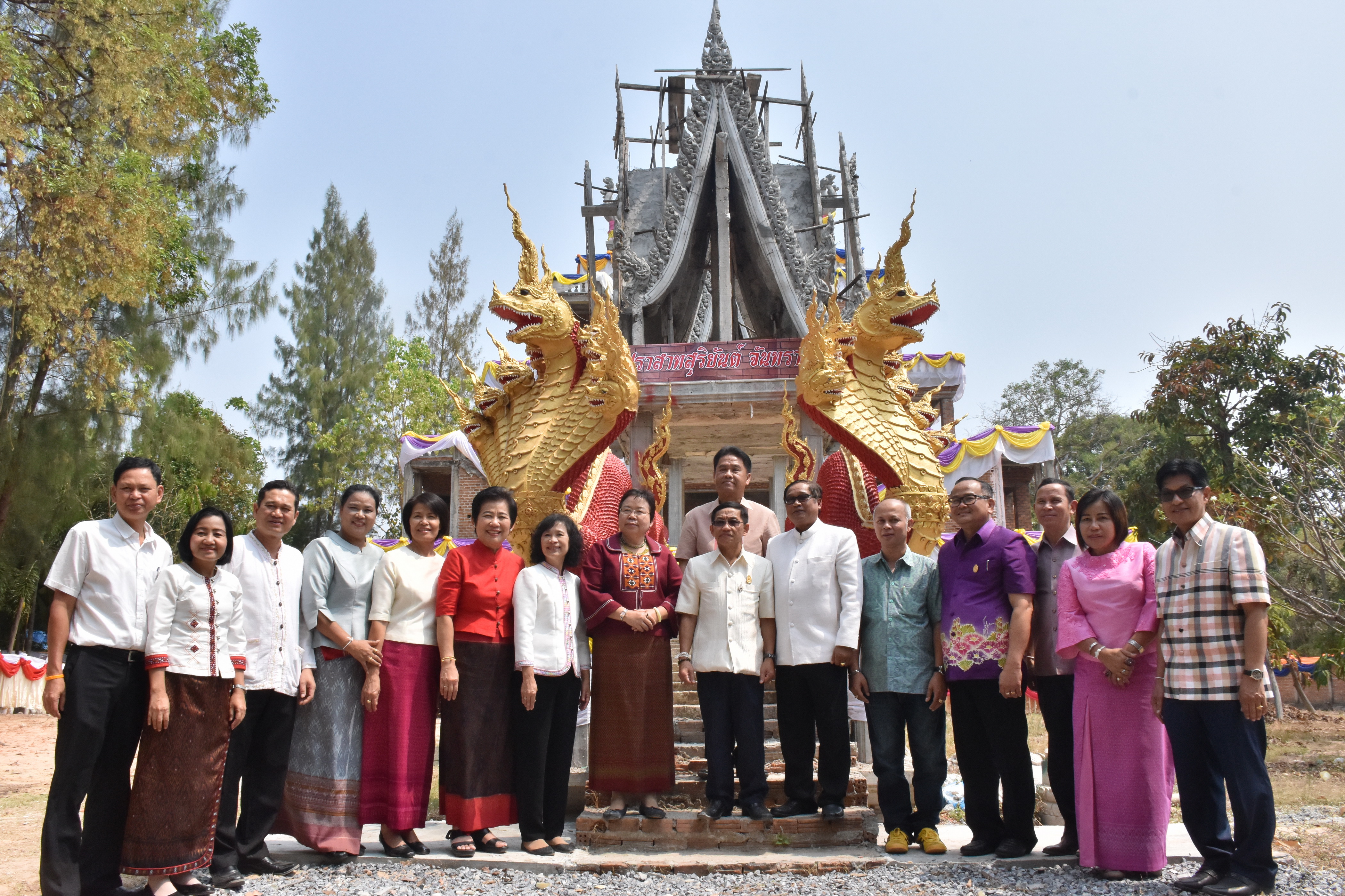 24 มีนาคม 2561 24 มีนาคม 2561 นายสมหวัง พ่วงบางโพ รองอธิบดีกรมการพัฒนาชุมชน ร่วมทำบุญถวายผ้าป่าสมทบทุนสร้างเสาอโศก ณ วัดป่ารัตนพรชัย อำเภอวาปีปทุม และร่วมพิธีห่มผ้าองค์พระบรมธาตุนาดูน อำเภอนาดูน จังหวัดมหาสารคาม