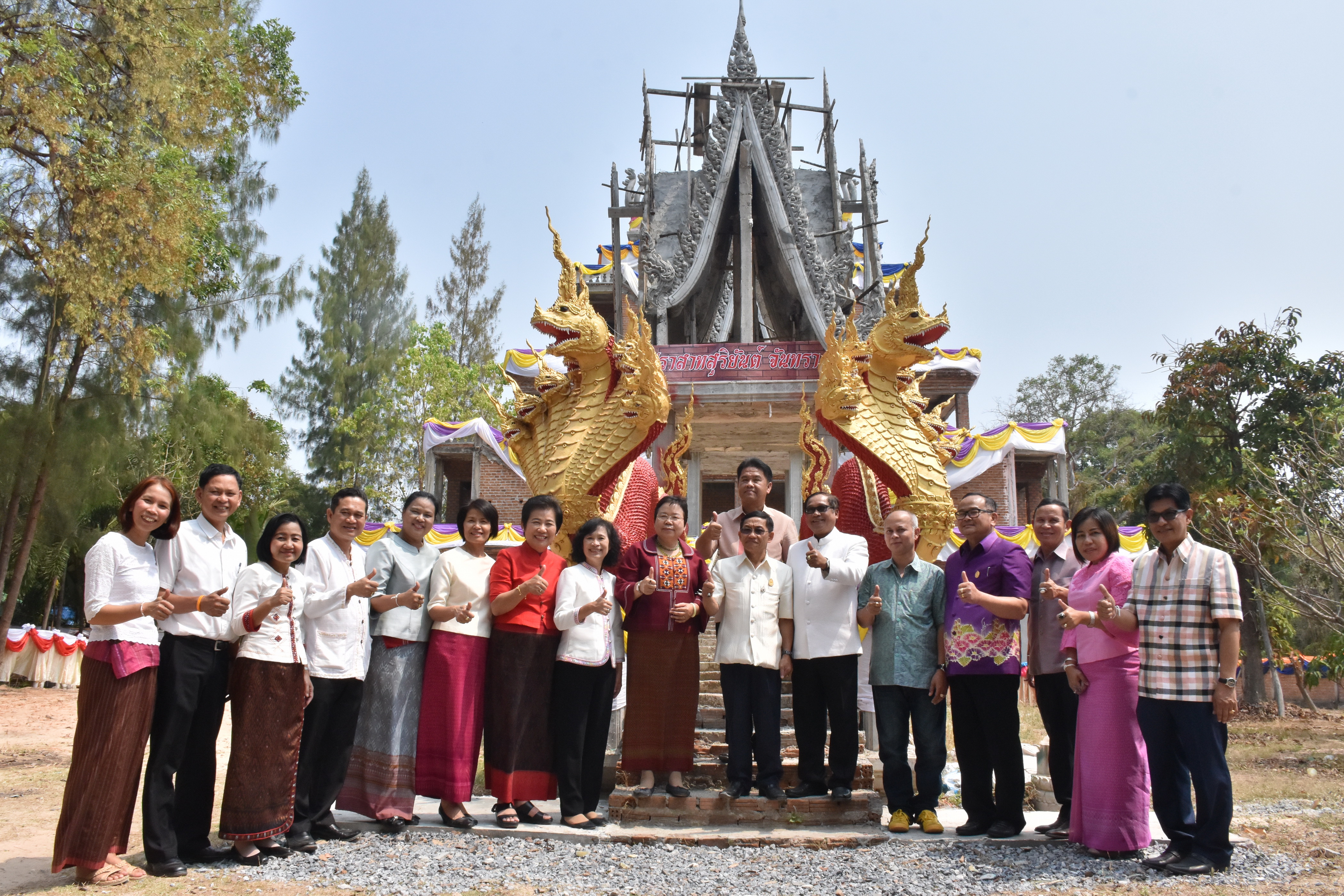 24 มีนาคม 2561 24 มีนาคม 2561 นายสมหวัง พ่วงบางโพ รองอธิบดีกรมการพัฒนาชุมชน ร่วมทำบุญถวายผ้าป่าสมทบทุนสร้างเสาอโศก ณ วัดป่ารัตนพรชัย อำเภอวาปีปทุม และร่วมพิธีห่มผ้าองค์พระบรมธาตุนาดูน อำเภอนาดูน จังหวัดมหาสารคาม