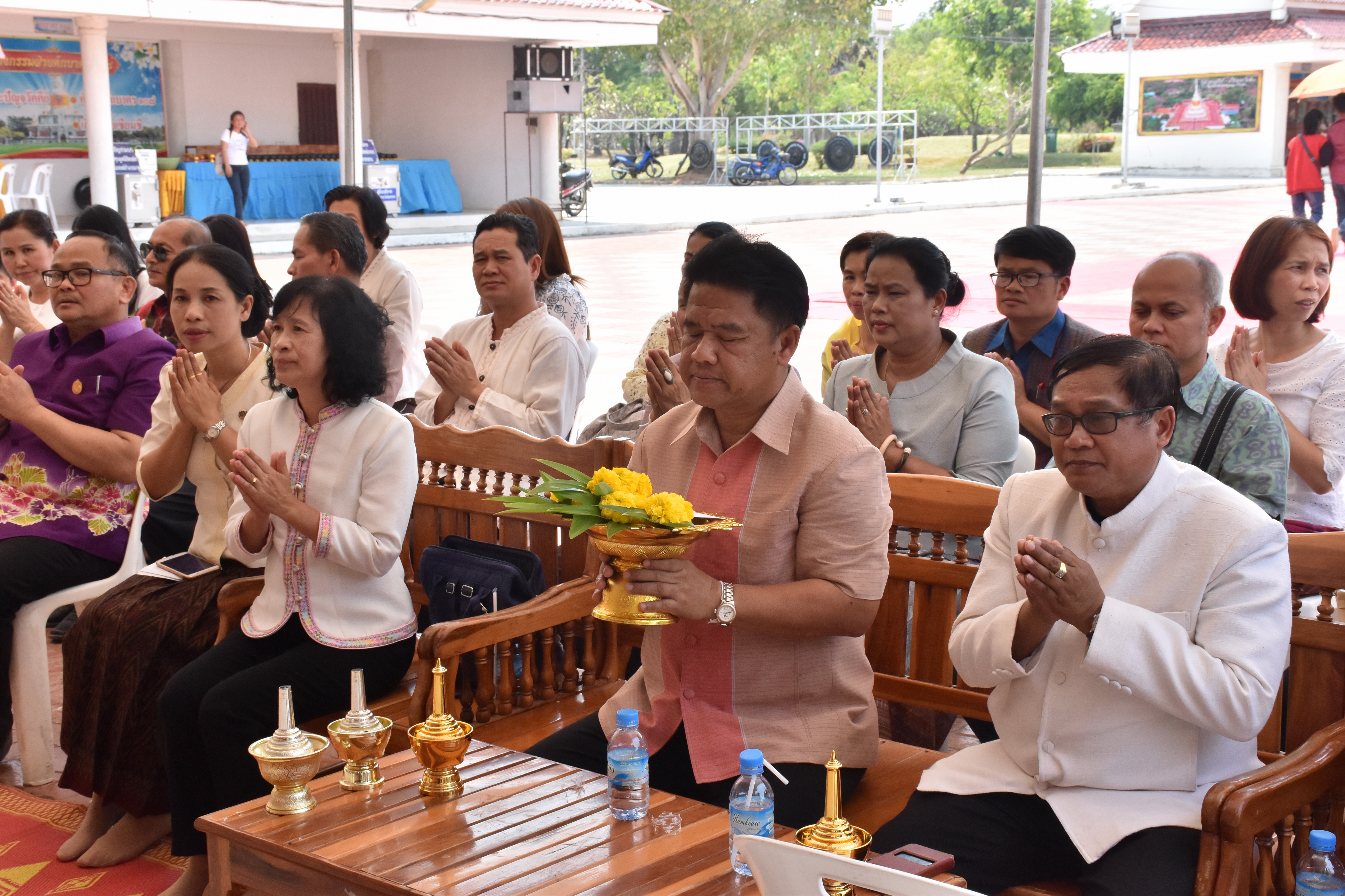 24 มีนาคม 2561 24 มีนาคม 2561 นายสมหวัง พ่วงบางโพ รองอธิบดีกรมการพัฒนาชุมชน ร่วมทำบุญถวายผ้าป่าสมทบทุนสร้างเสาอโศก ณ วัดป่ารัตนพรชัย อำเภอวาปีปทุม และร่วมพิธีห่มผ้าองค์พระบรมธาตุนาดูน อำเภอนาดูน จังหวัดมหาสารคาม